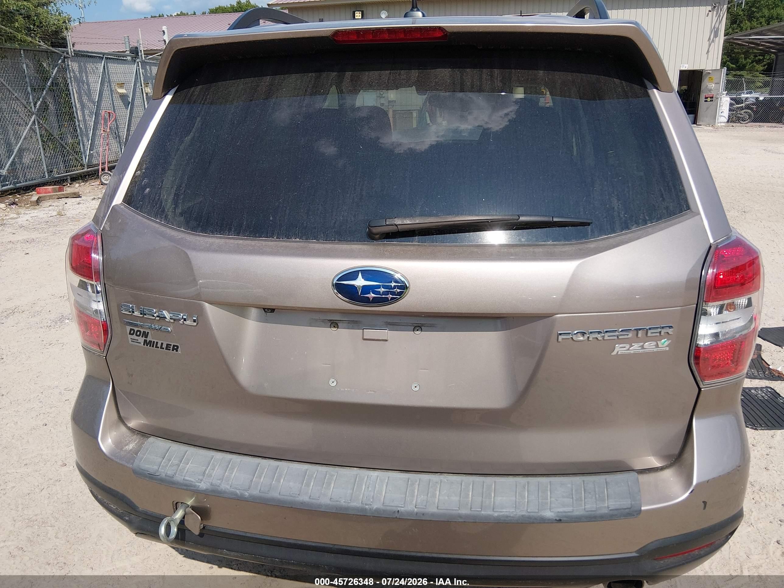 2014 Subaru Forester 2.5i Touring Champagne vin: JF2SJAPC0EH546559