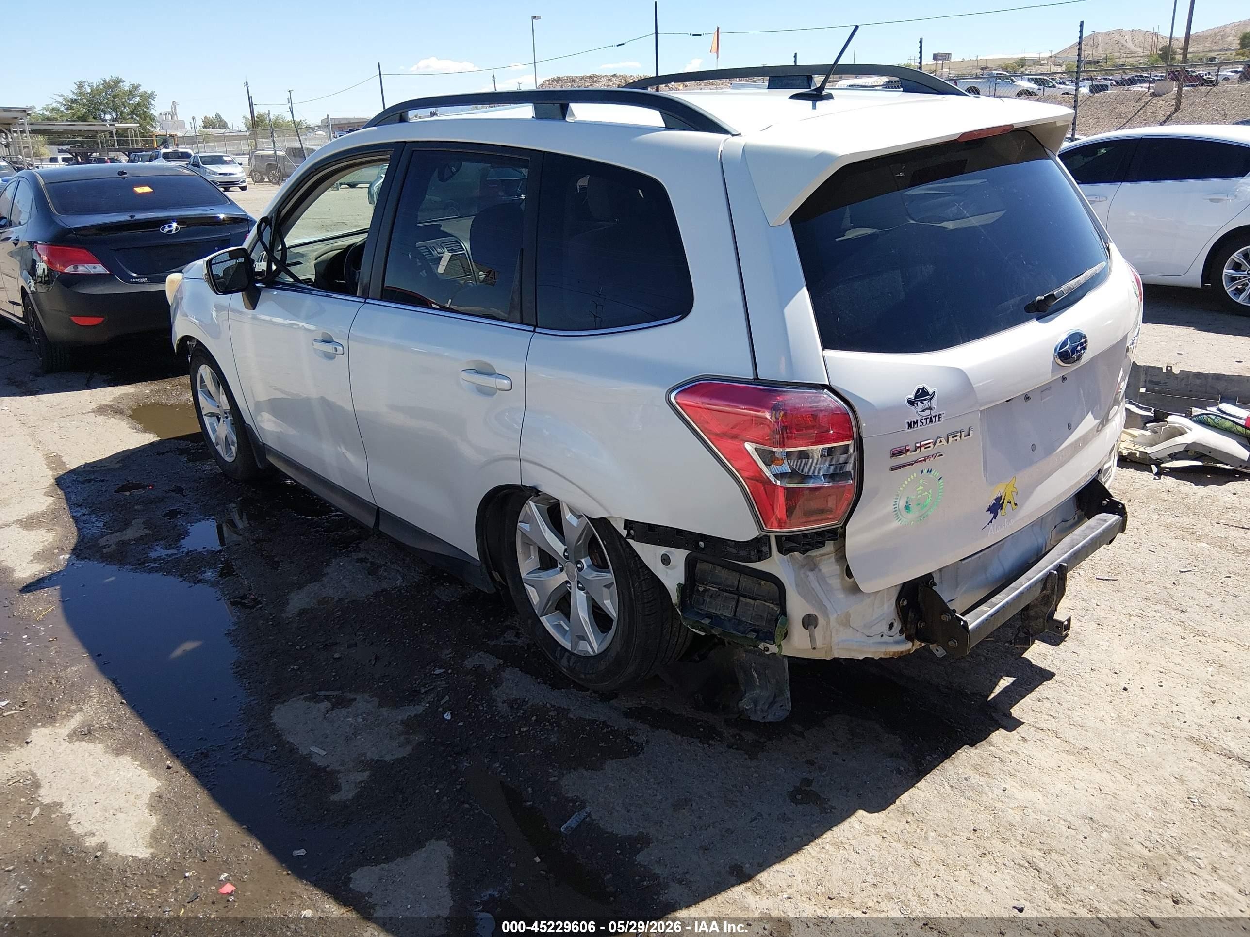 2014 Subaru Forester 2.5i Touring White vin: JF2SJAPC1EH504773