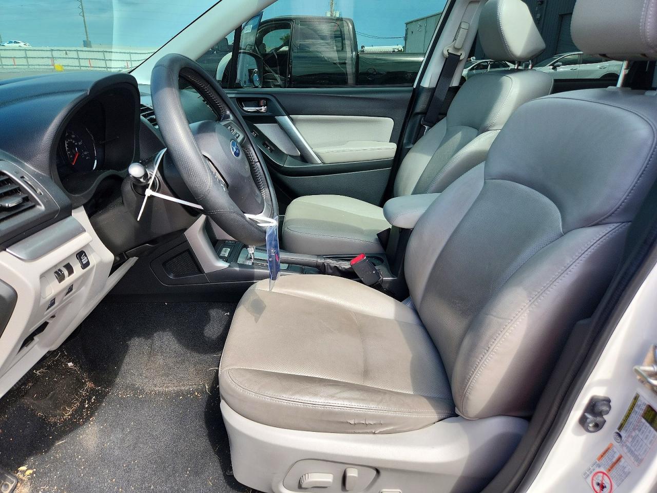 2014 Subaru Forester 2.5i Touring White vin: JF2SJAPC2EH422695