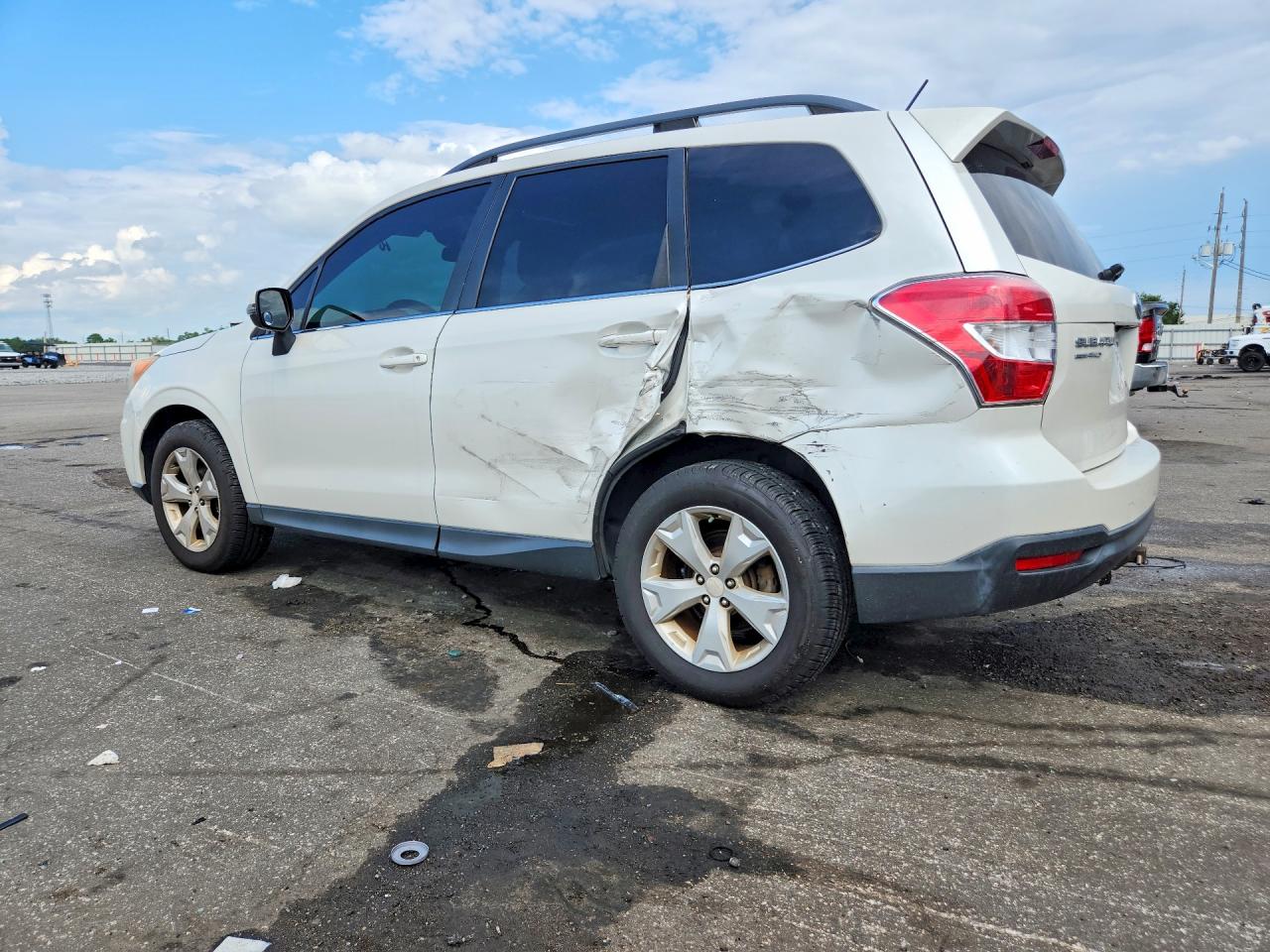 2014 Subaru Forester 2.5i Touring White vin: JF2SJAPC2EH422695