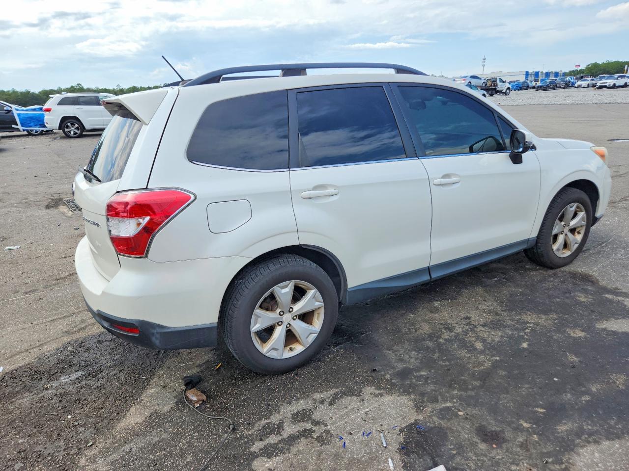 2014 Subaru Forester 2.5i Touring White vin: JF2SJAPC2EH422695