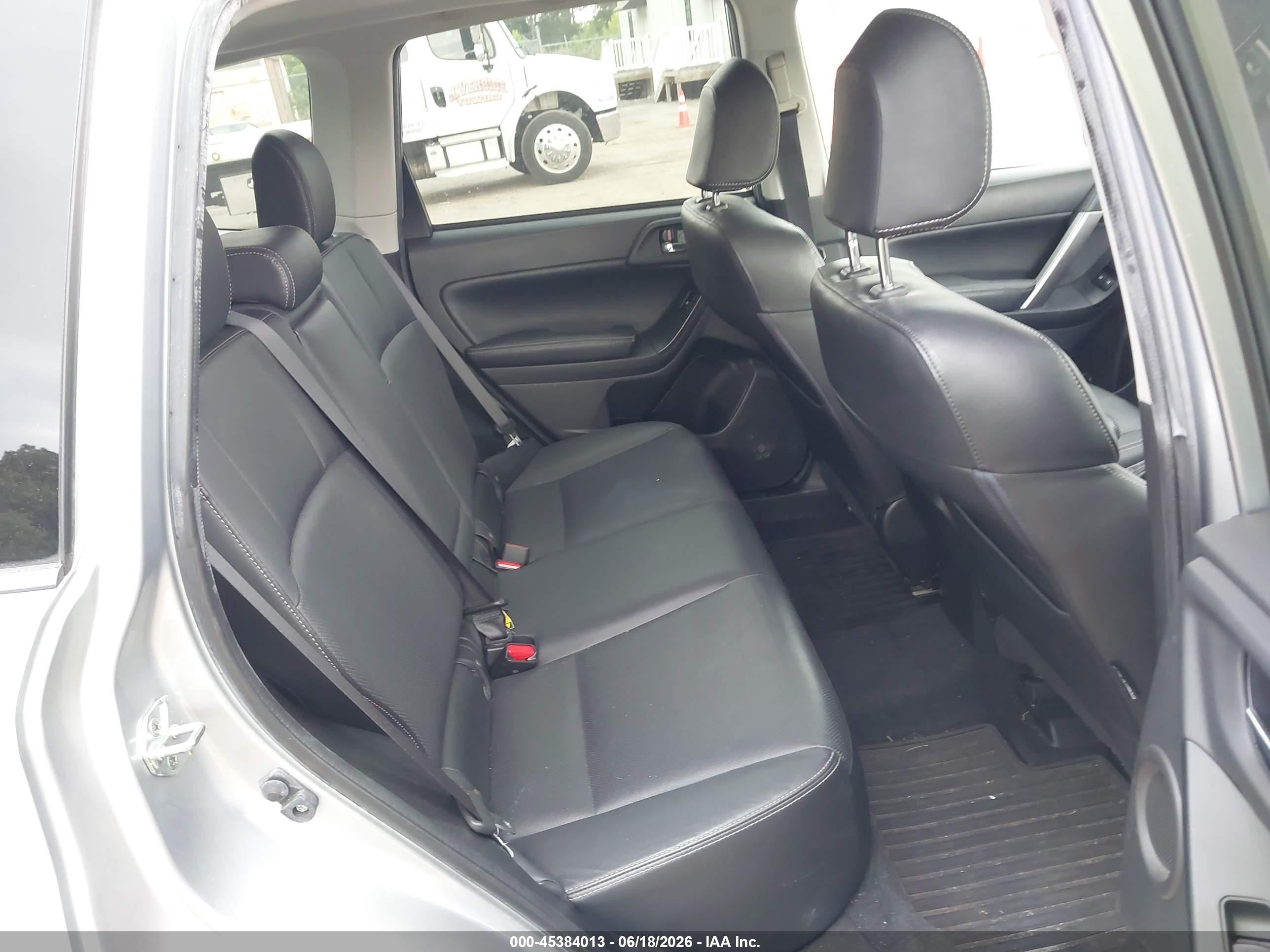 2014 Subaru Forester 2.5i Touring Silver vin: JF2SJAPC4EH535452