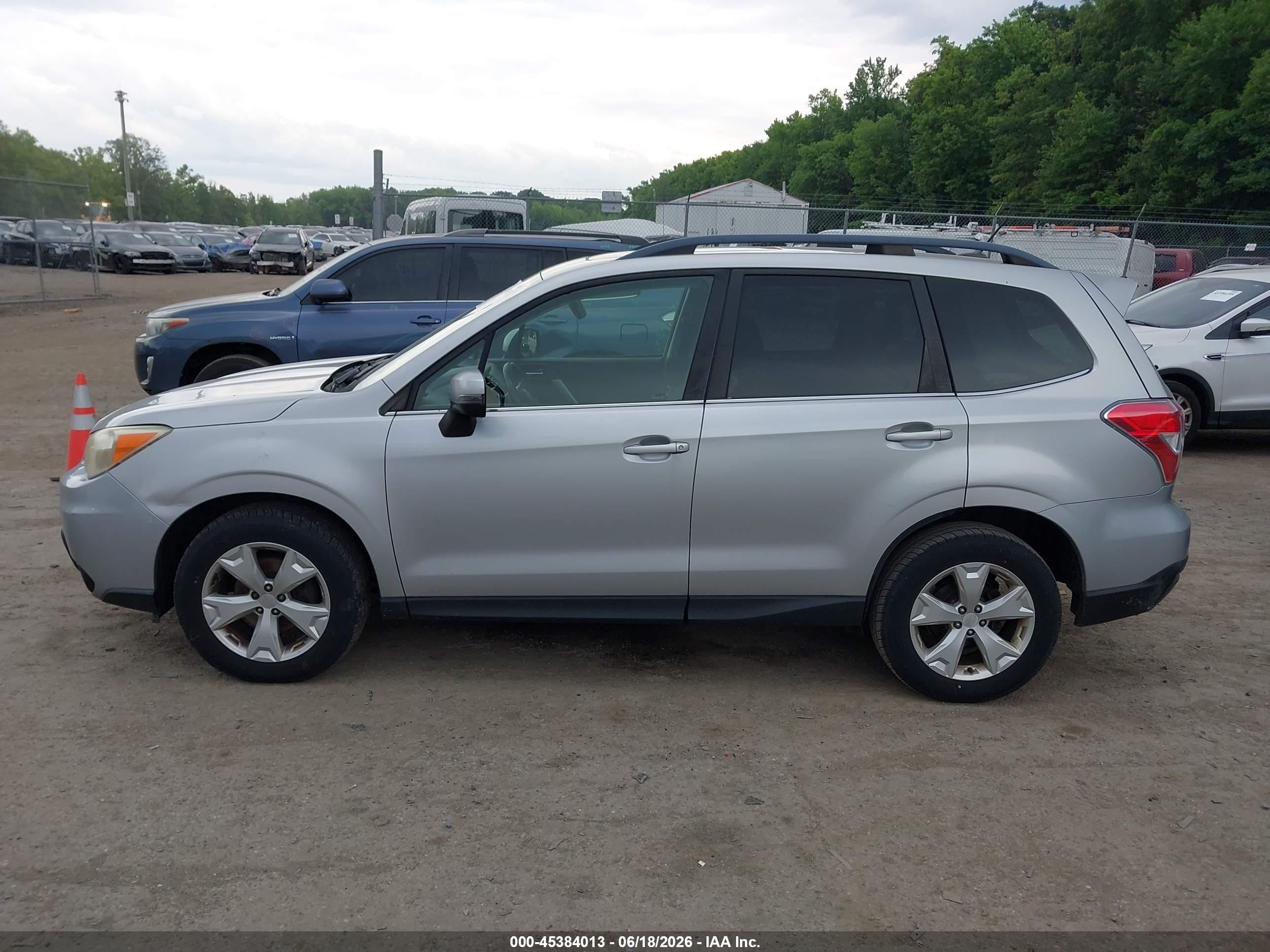 2014 Subaru Forester 2.5i Touring Silver vin: JF2SJAPC4EH535452