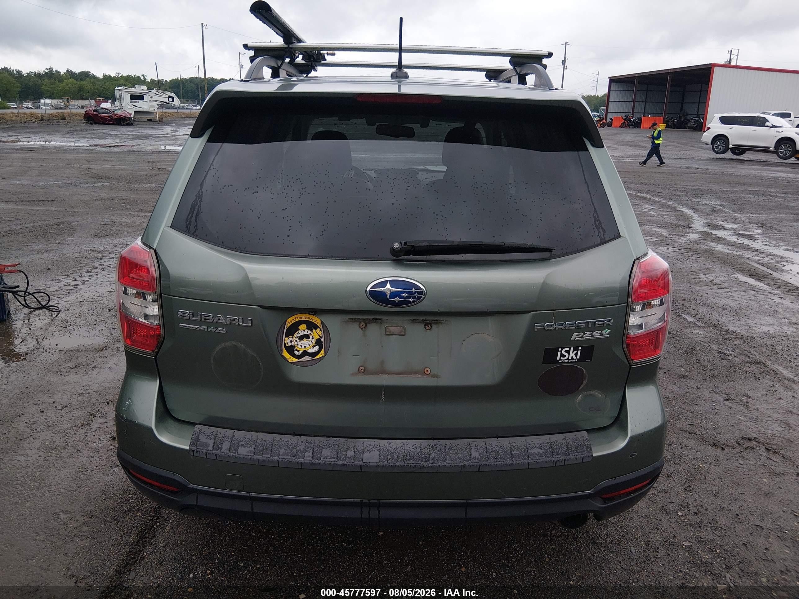 2014 Subaru Forester 2.5i Touring Green vin: JF2SJAPC5EH417880