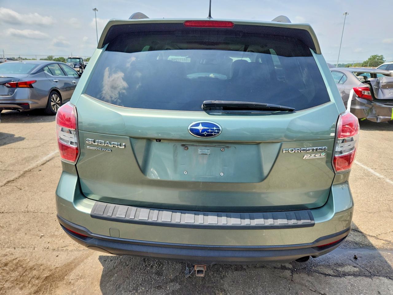 2014 Subaru Forester 2.5i Touring Green vin: JF2SJAPC5EH529711