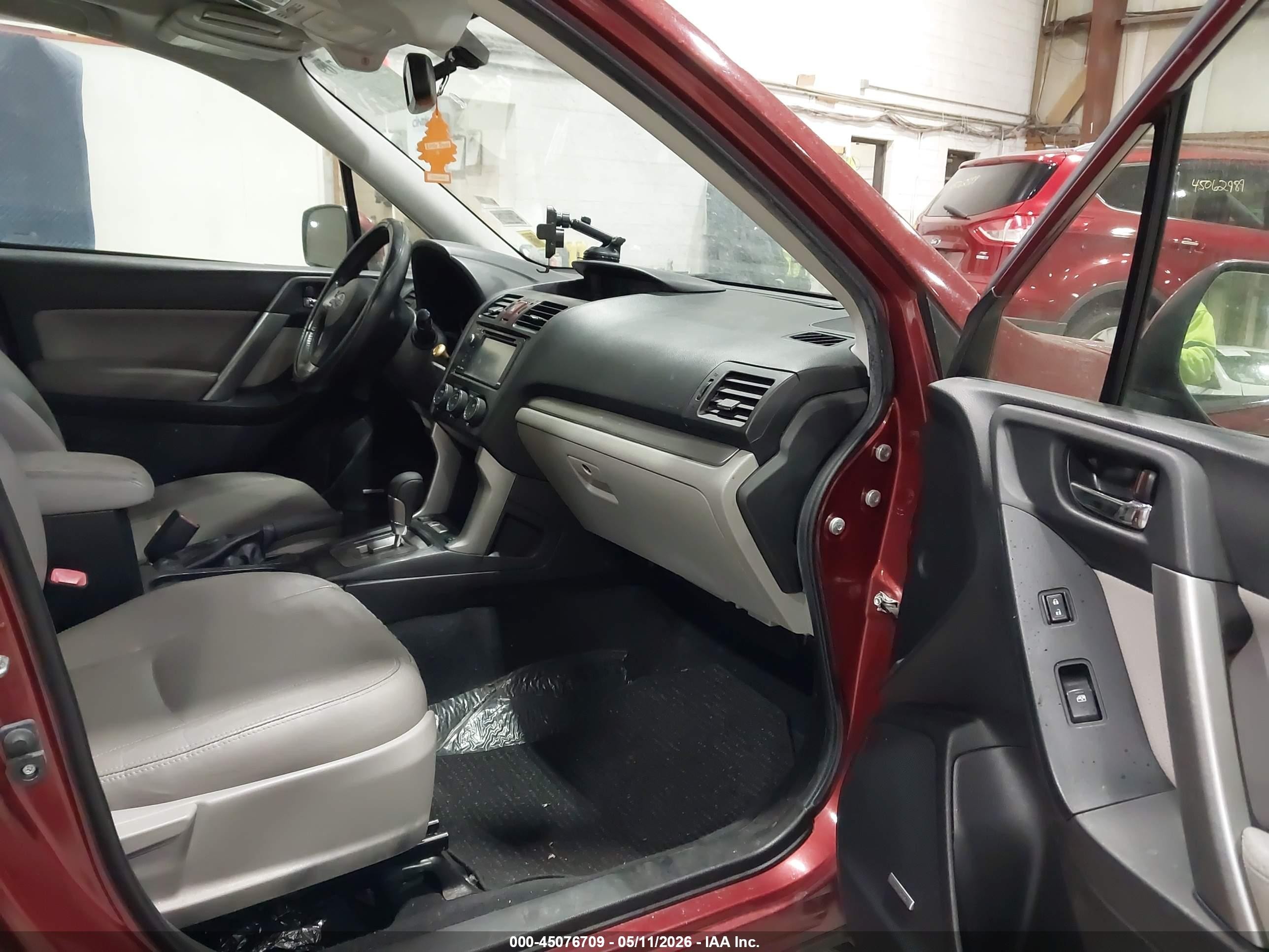 2014 Subaru Forester 2.5i Touring Красный vin: JF2SJAPC7EH521514