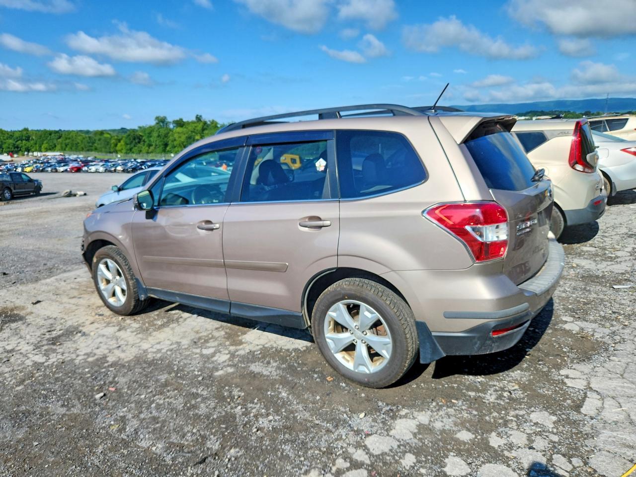 2014 Subaru Forester 2.5i Touring Beige vin: JF2SJAPC8EH478284