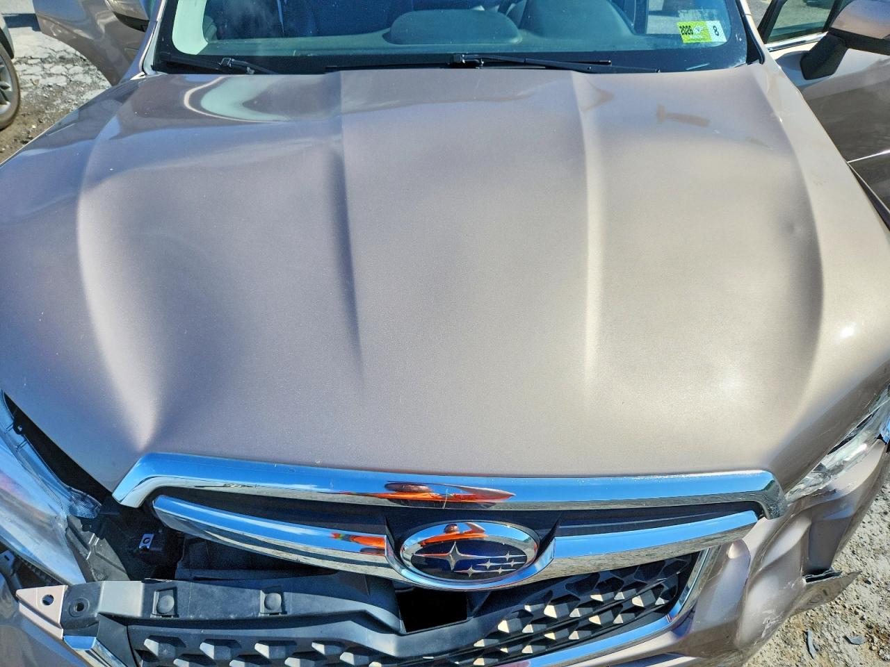 2014 Subaru Forester 2.5i Touring Beige vin: JF2SJAPC8EH478284