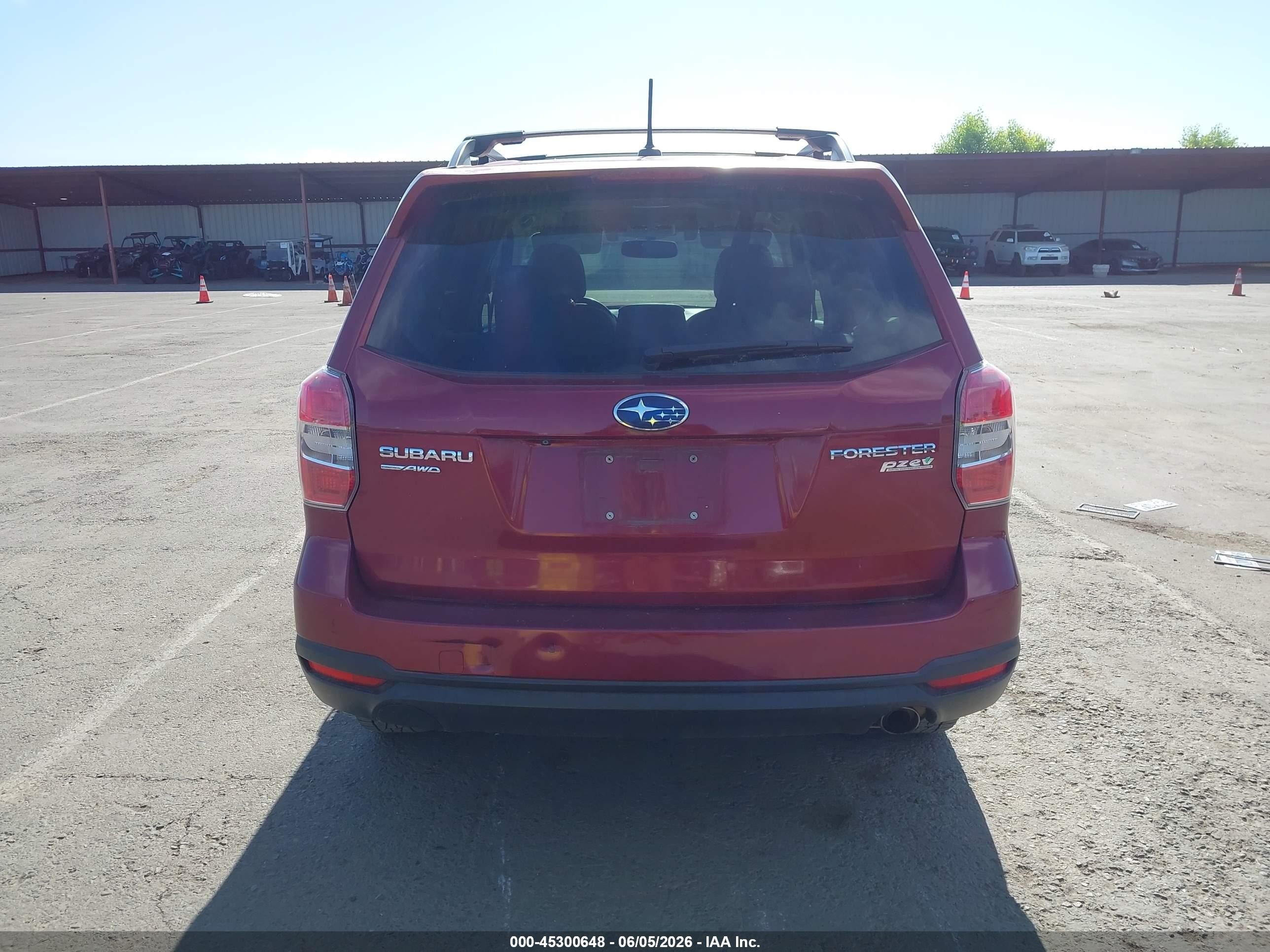 2015 Subaru Forester 2.5i Limited Red vin: JF2SJARC0FH521174