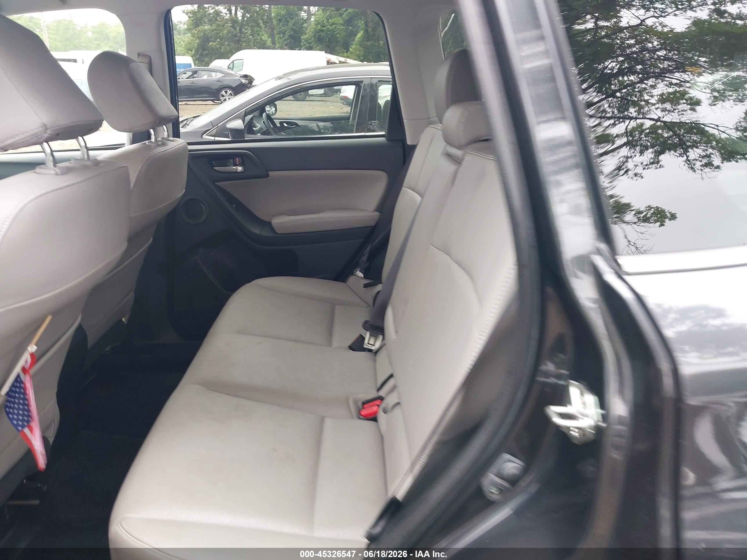 2015 Subaru Forester 2.5i Limited Gray vin: JF2SJARC0FH814198