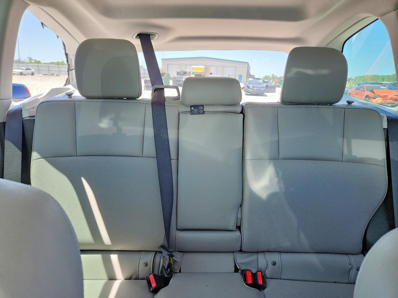 2018 Subaru Forester 2.5i Limited White vin: JF2SJARC0JH561683