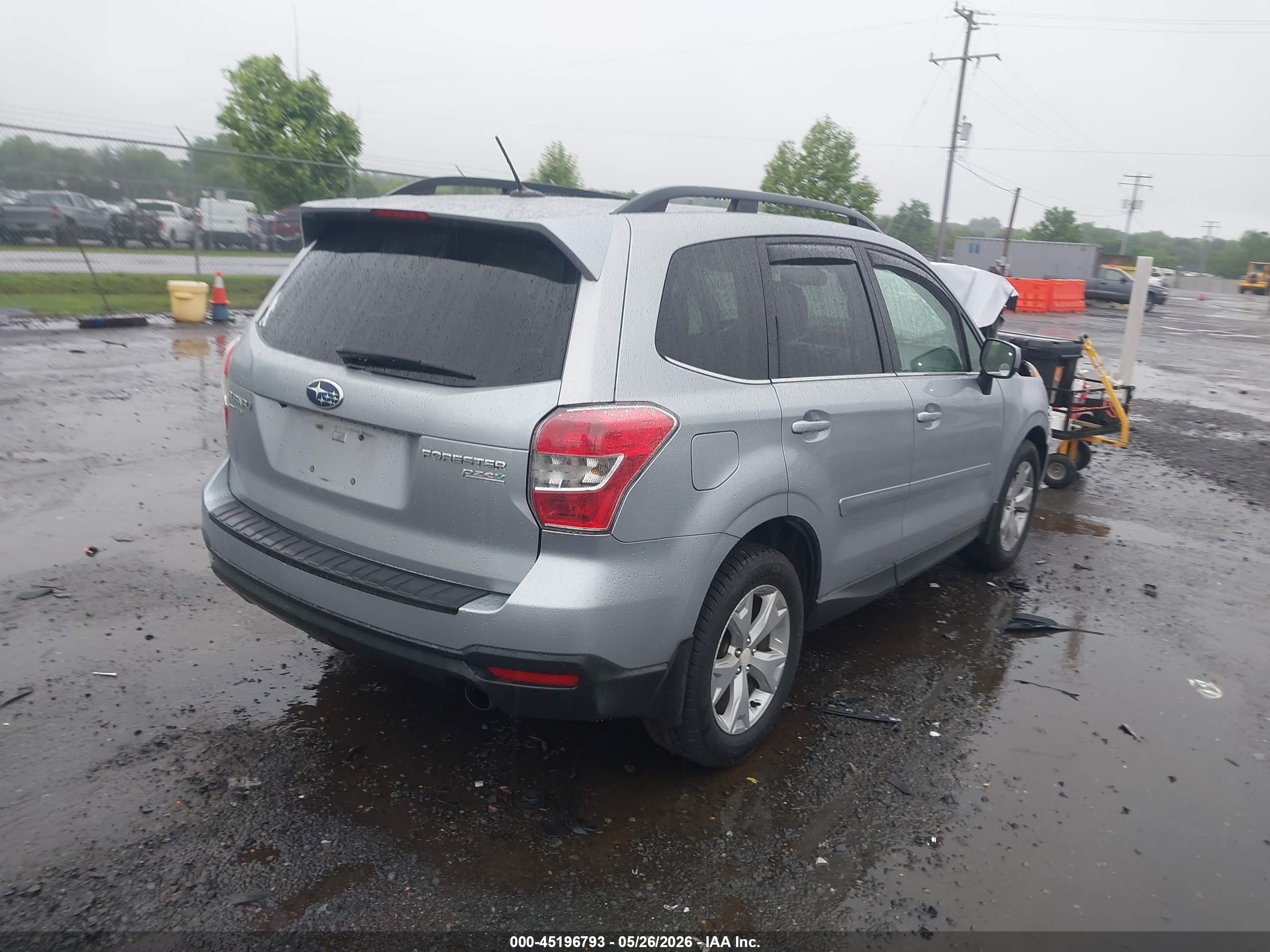 2015 Subaru Forester 2.5i Limited Серебряный vin: JF2SJARC1FH498312