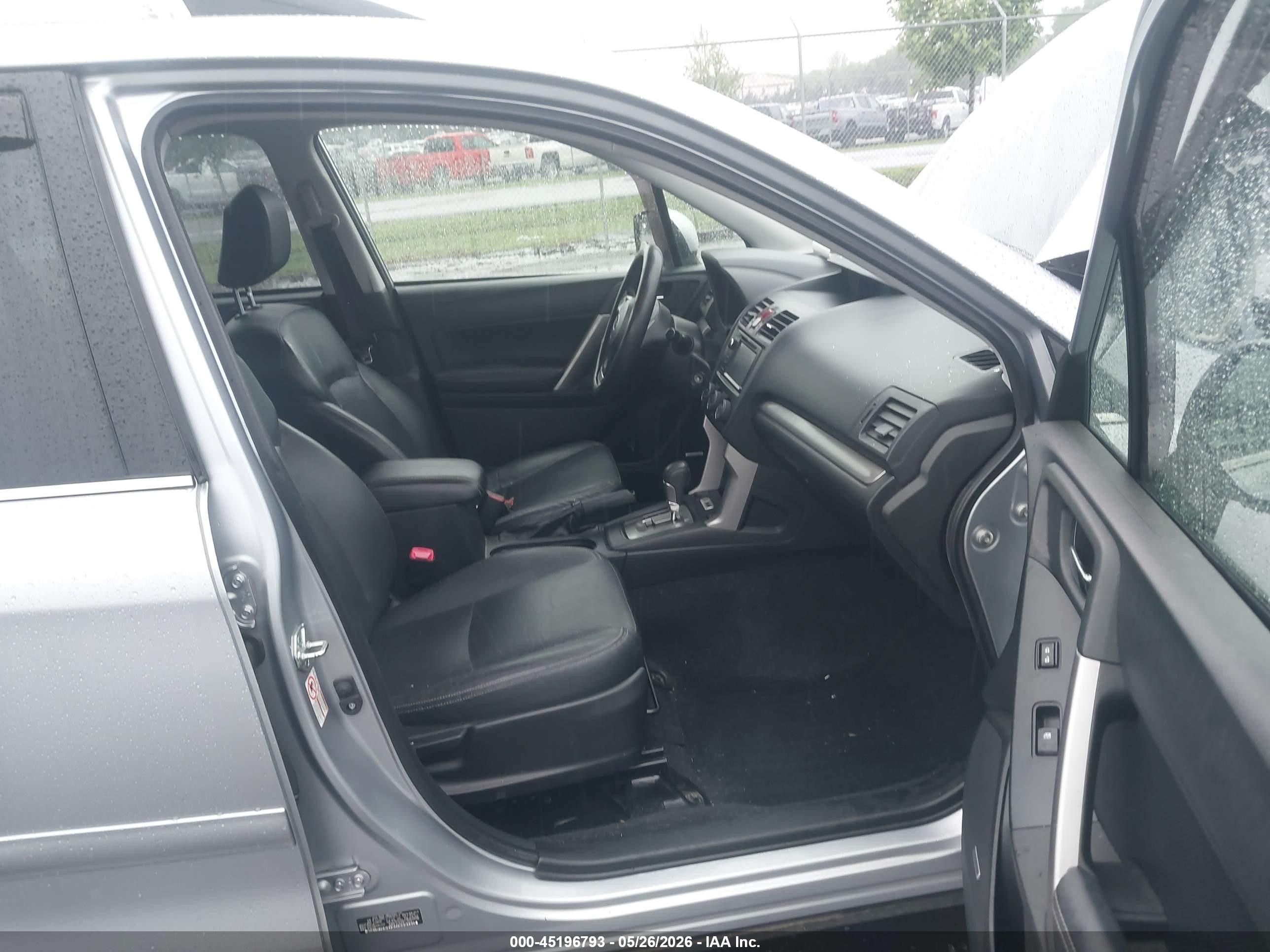2015 Subaru Forester 2.5i Limited Серебряный vin: JF2SJARC1FH498312
