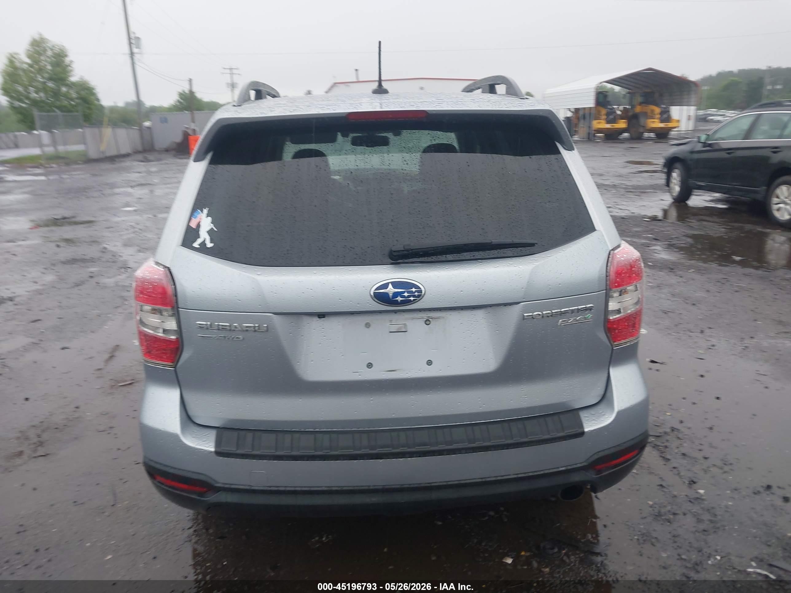 2015 Subaru Forester 2.5i Limited Серебряный vin: JF2SJARC1FH498312