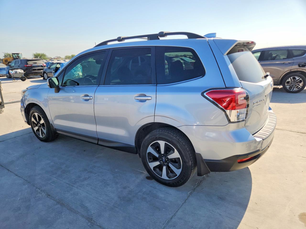 2017 Subaru Forester 2.5i Limited Silver vin: JF2SJARC1HH803374