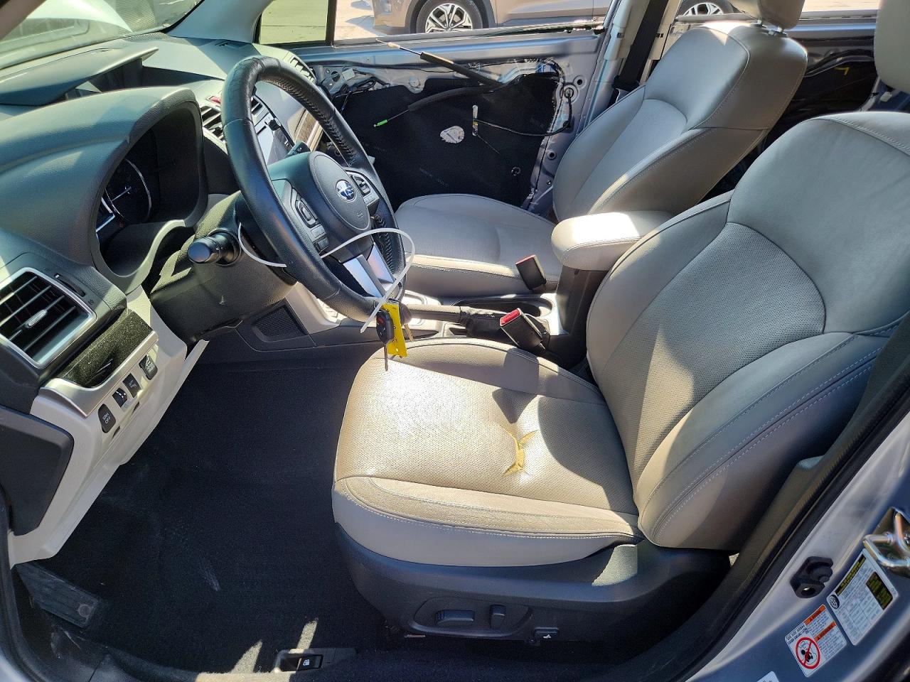2017 Subaru Forester 2.5i Limited Silver vin: JF2SJARC1HH803374