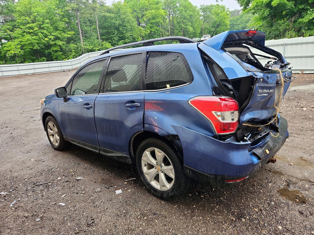 2015 Subaru Forester 2.5i Limited Blue vin: JF2SJARC2FH425434