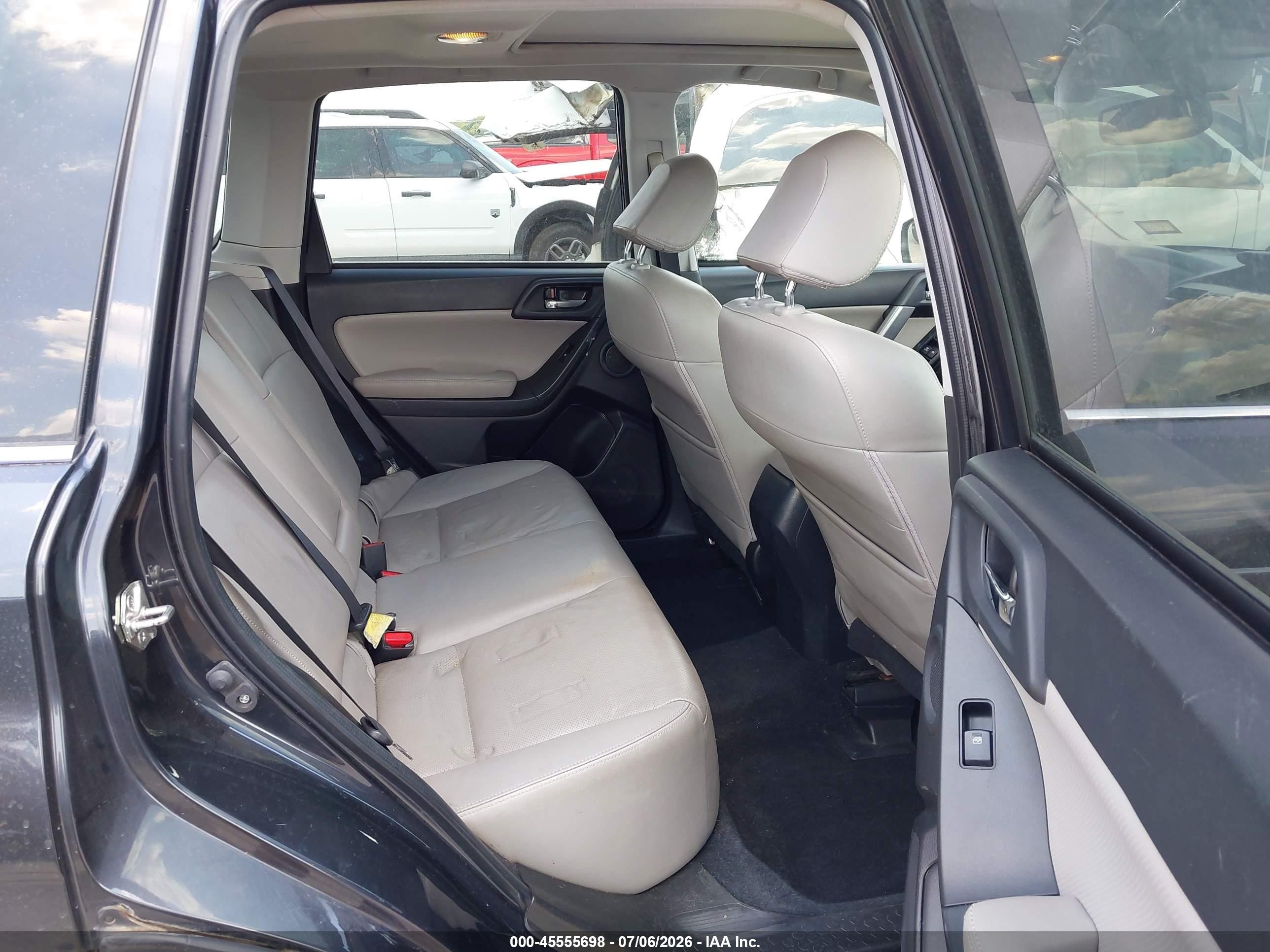 2015 Subaru Forester 2.5i Limited Gray vin: JF2SJARC3FH833683