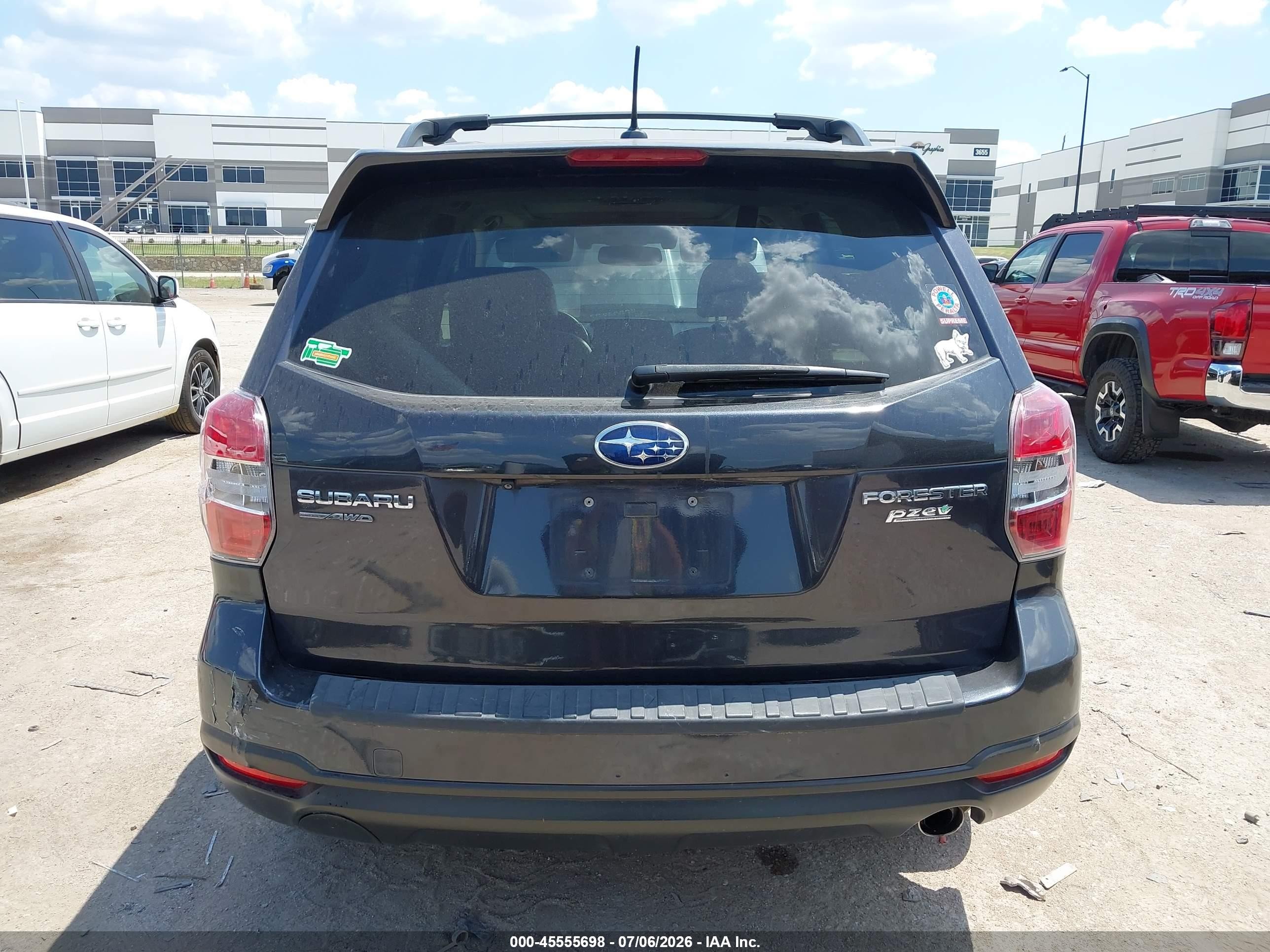 2015 Subaru Forester 2.5i Limited Gray vin: JF2SJARC3FH833683