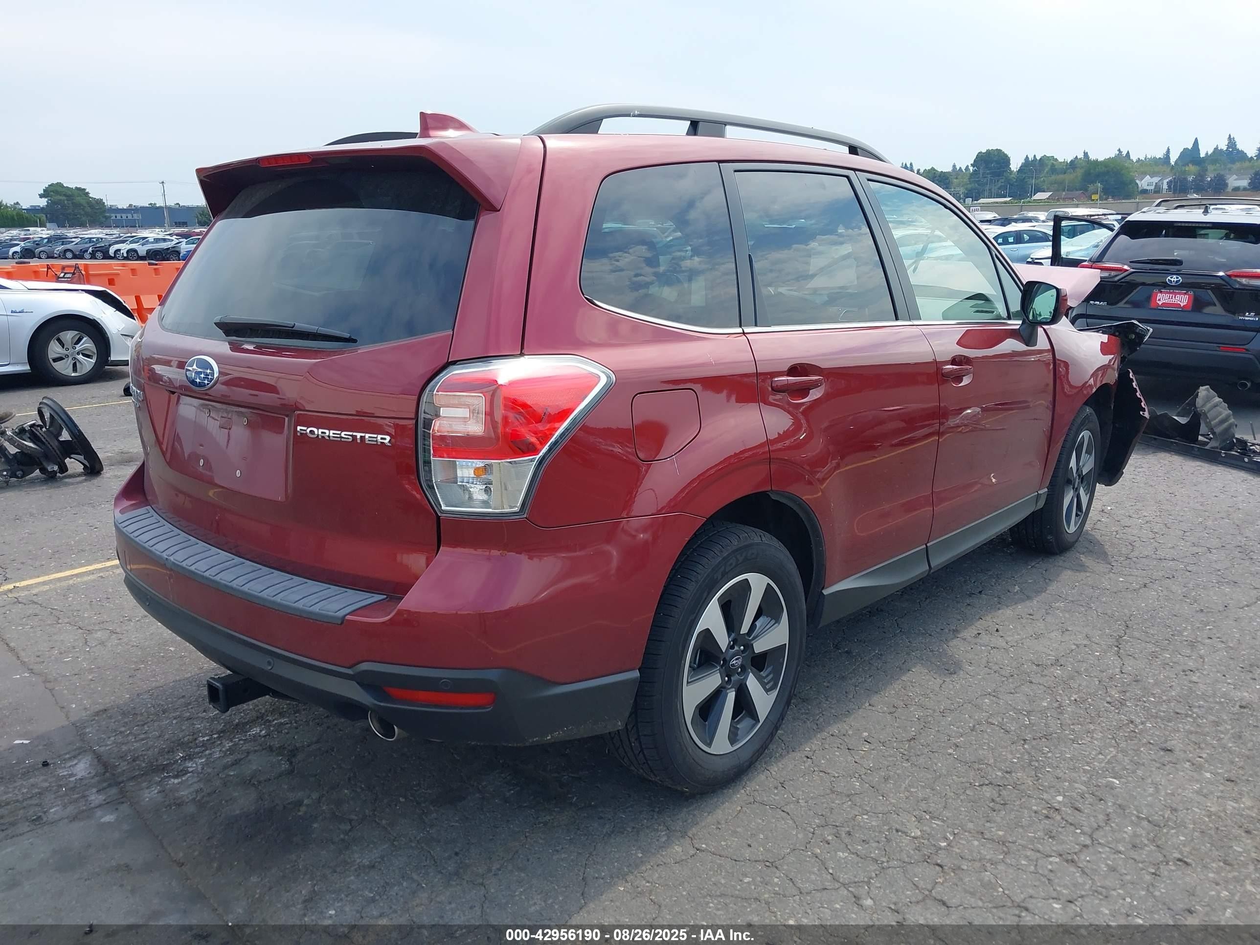 2018 Subaru Forester 2.5i Limited Красный vin: JF2SJARC4JH461344