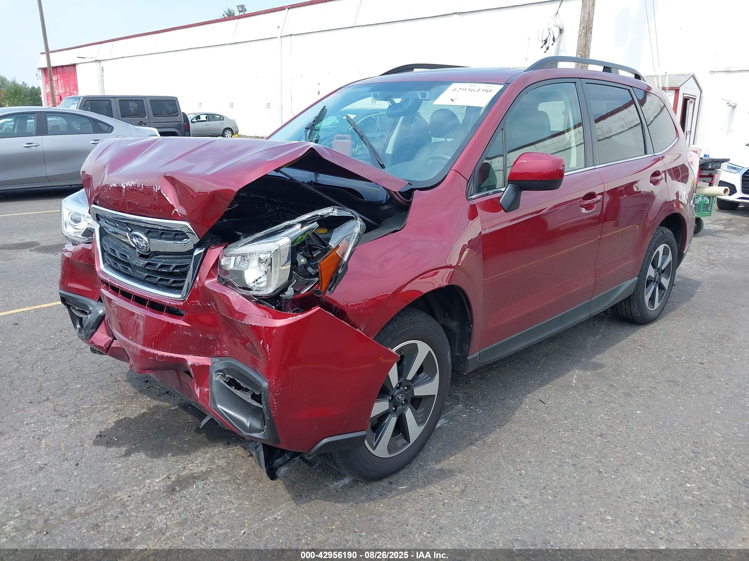 2018 Subaru Forester 2.5i Limited Красный vin: JF2SJARC4JH461344