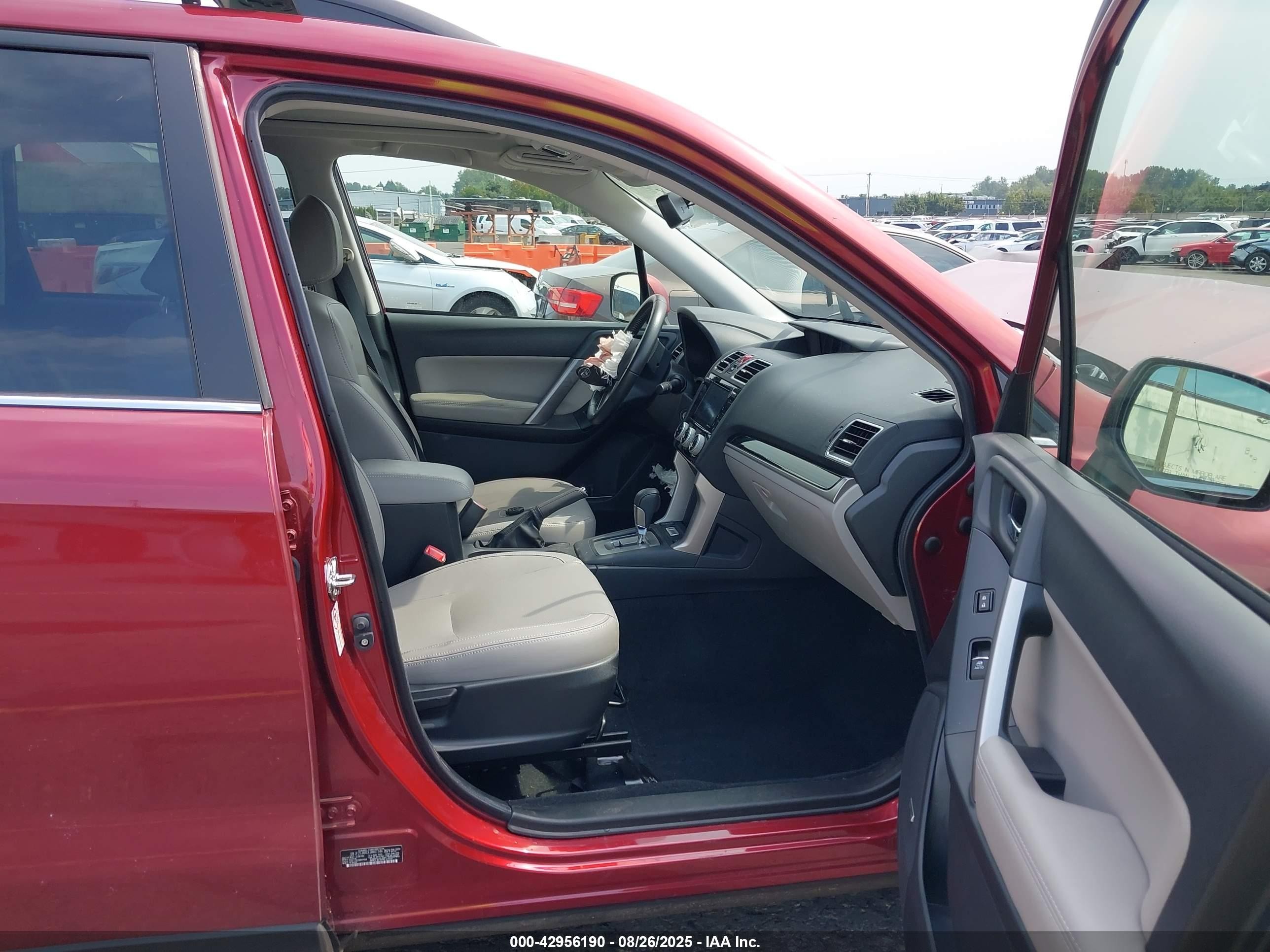 2018 Subaru Forester 2.5i Limited Красный vin: JF2SJARC4JH461344