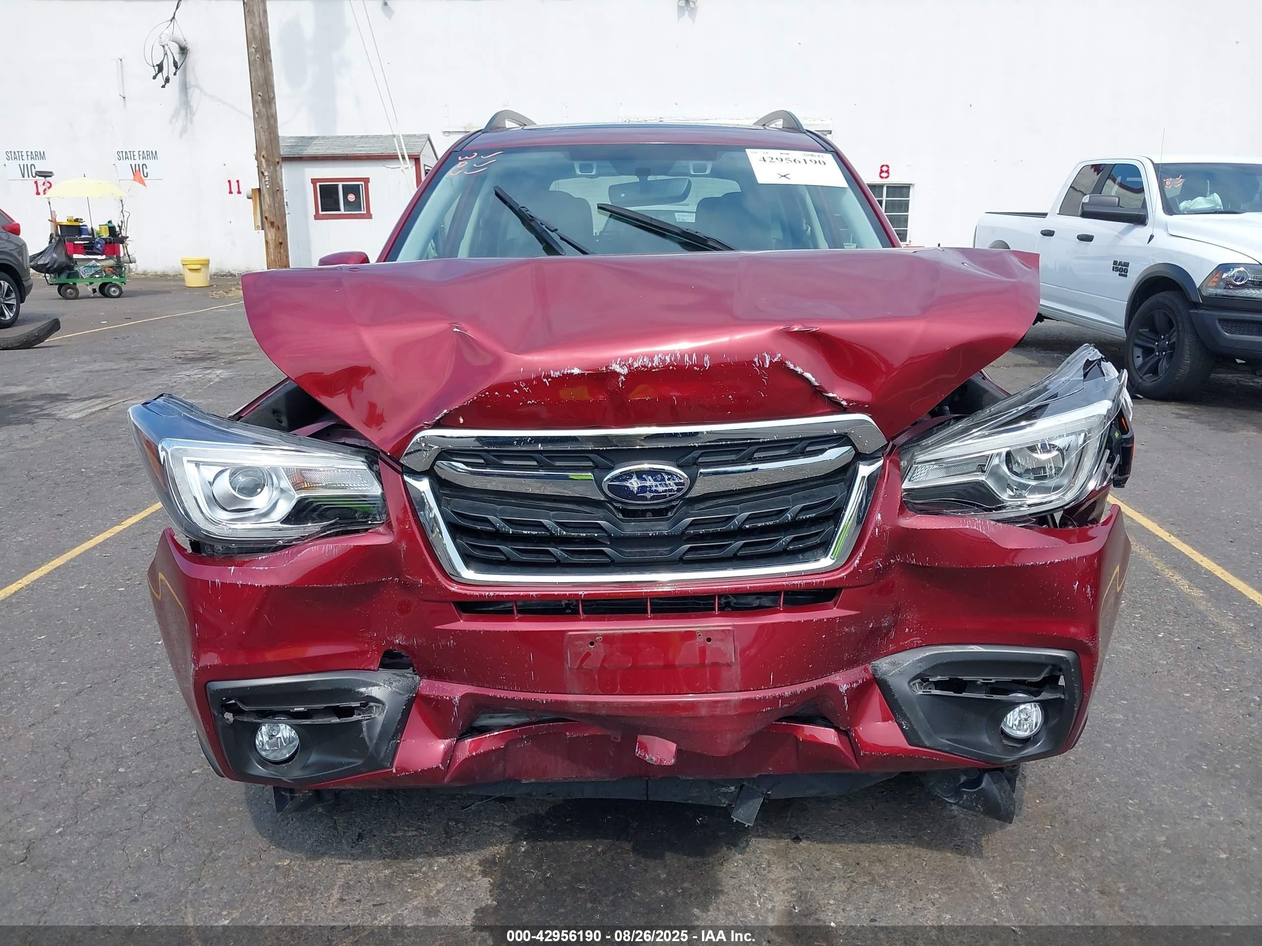 2018 Subaru Forester 2.5i Limited Красный vin: JF2SJARC4JH461344