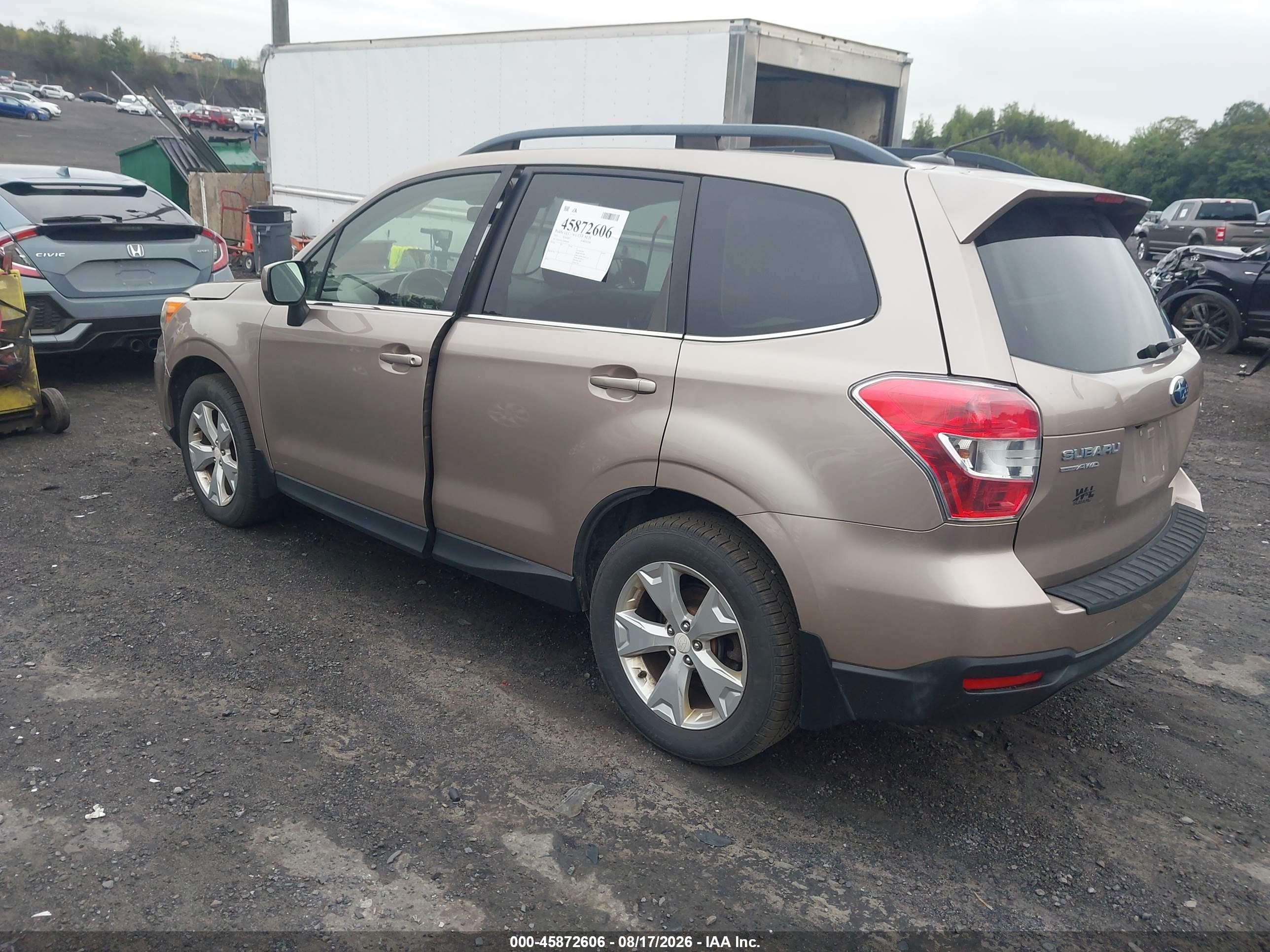 2015 Subaru Forester 2.5i Limited Beige vin: JF2SJARC5FH800099