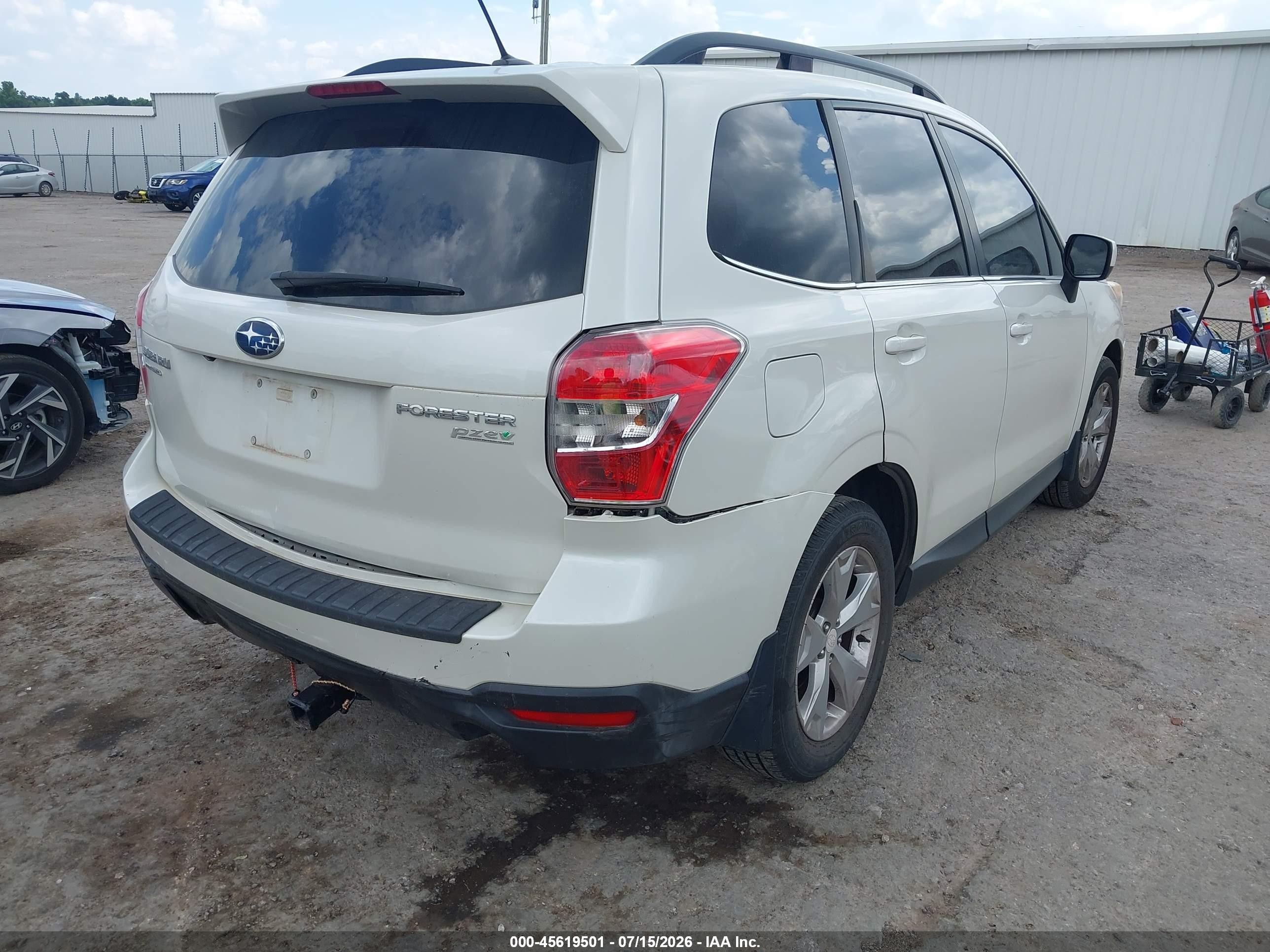 2015 Subaru Forester 2.5i Limited Белый vin: JF2SJARC7FH542474