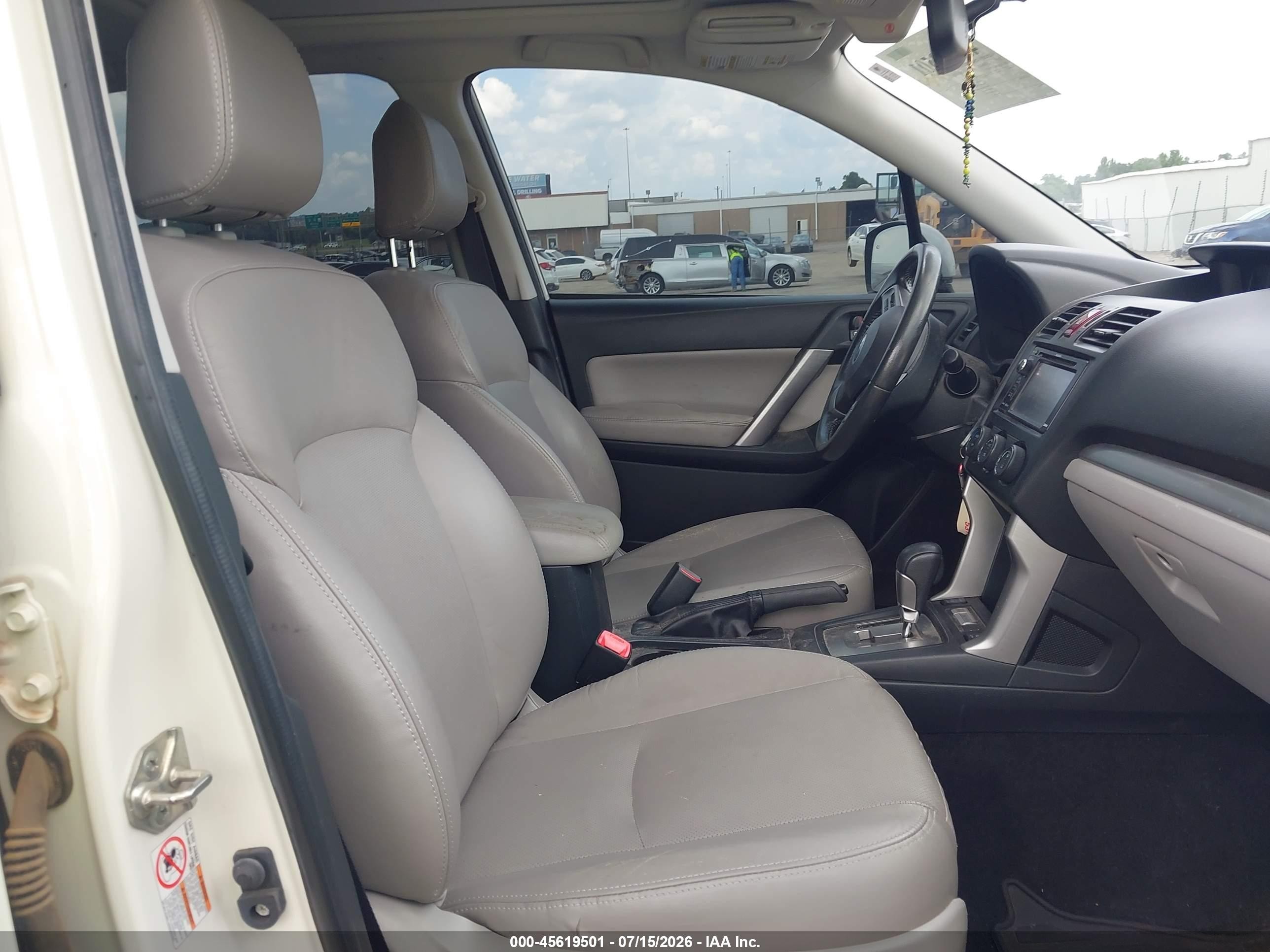 2015 Subaru Forester 2.5i Limited Белый vin: JF2SJARC7FH542474
