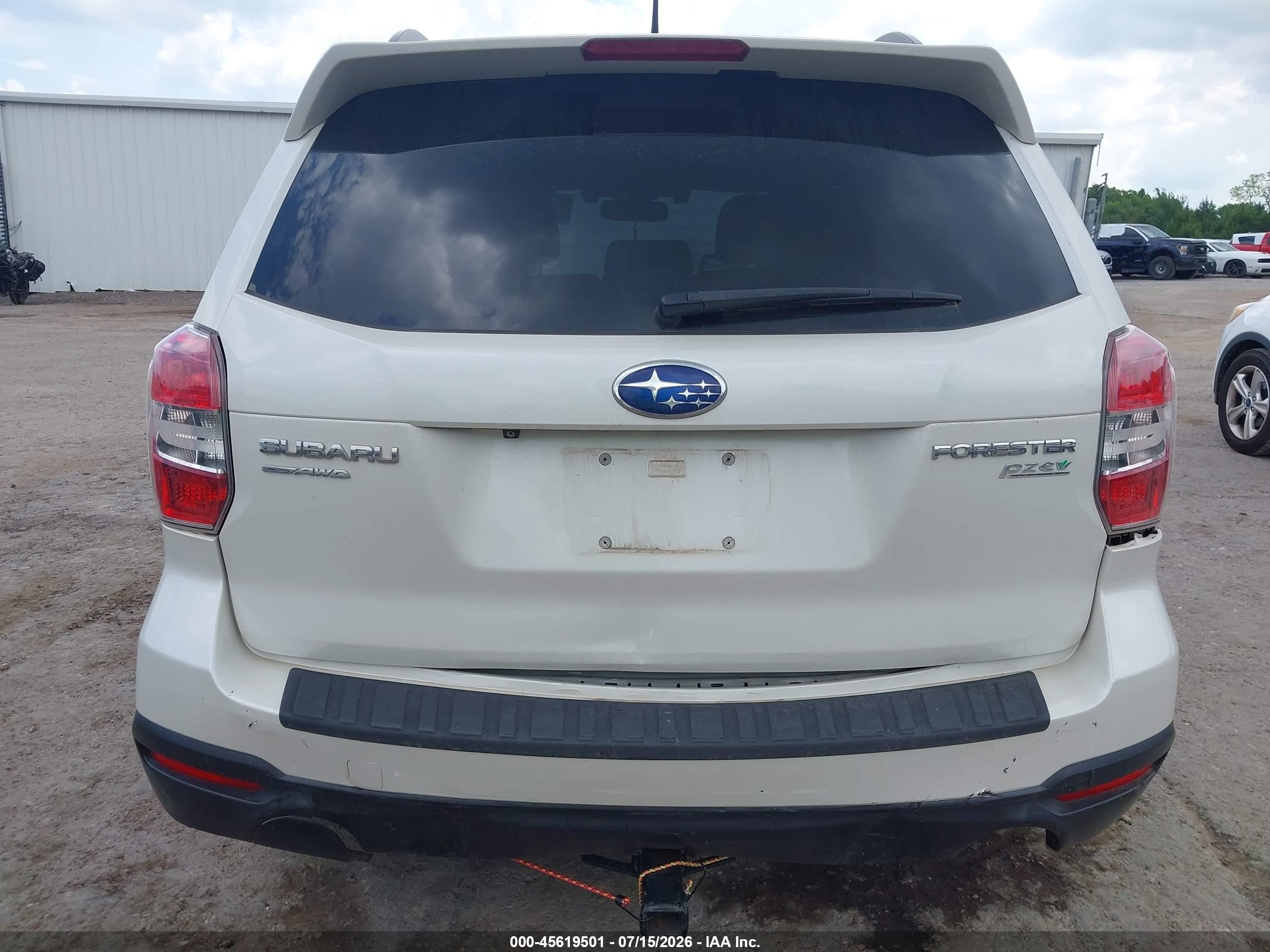 2015 Subaru Forester 2.5i Limited Белый vin: JF2SJARC7FH542474