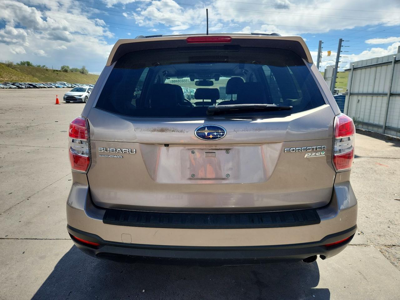 2015 Subaru Forester 2.5i Limited Tan vin: JF2SJARC8FH412249