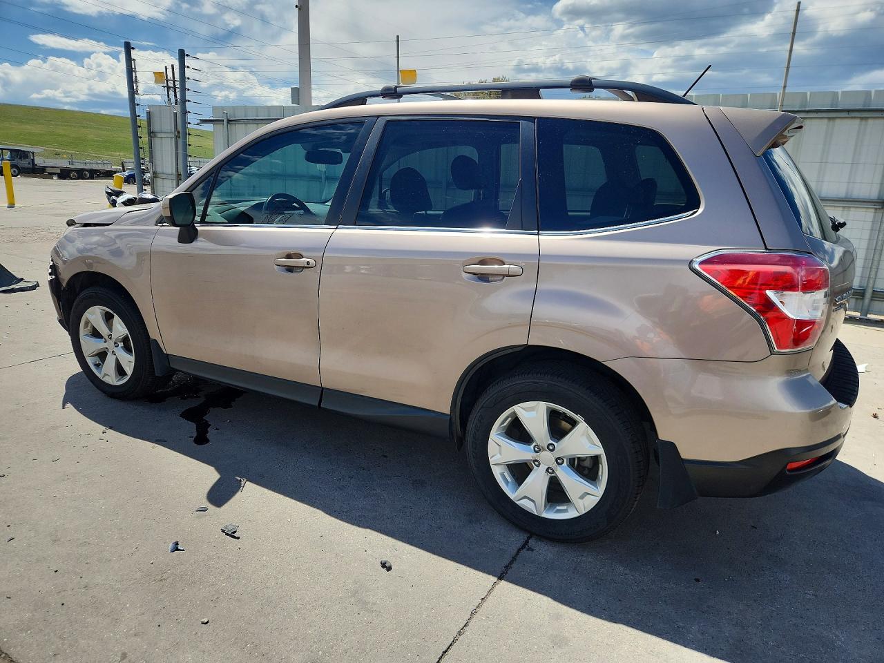 2015 Subaru Forester 2.5i Limited Tan vin: JF2SJARC8FH412249