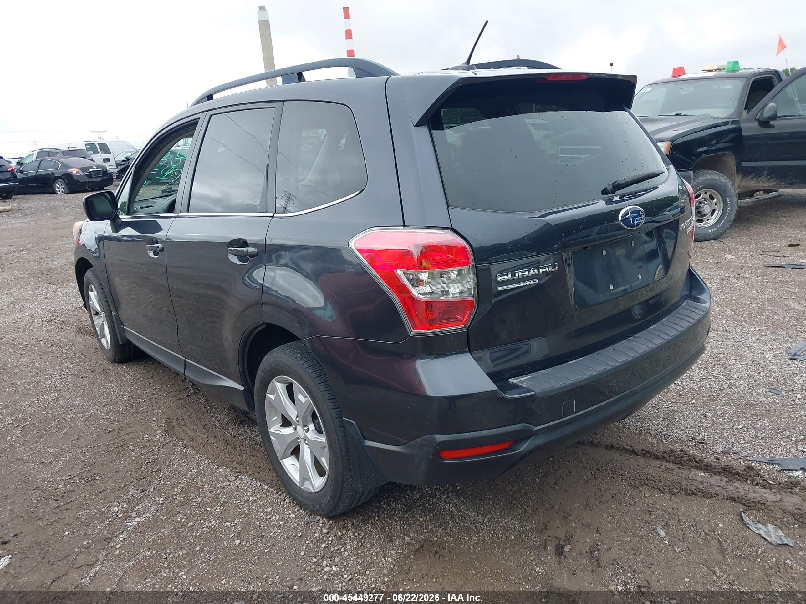 2015 Subaru Forester 2.5i Limited Золотой vin: JF2SJARC8FH521598