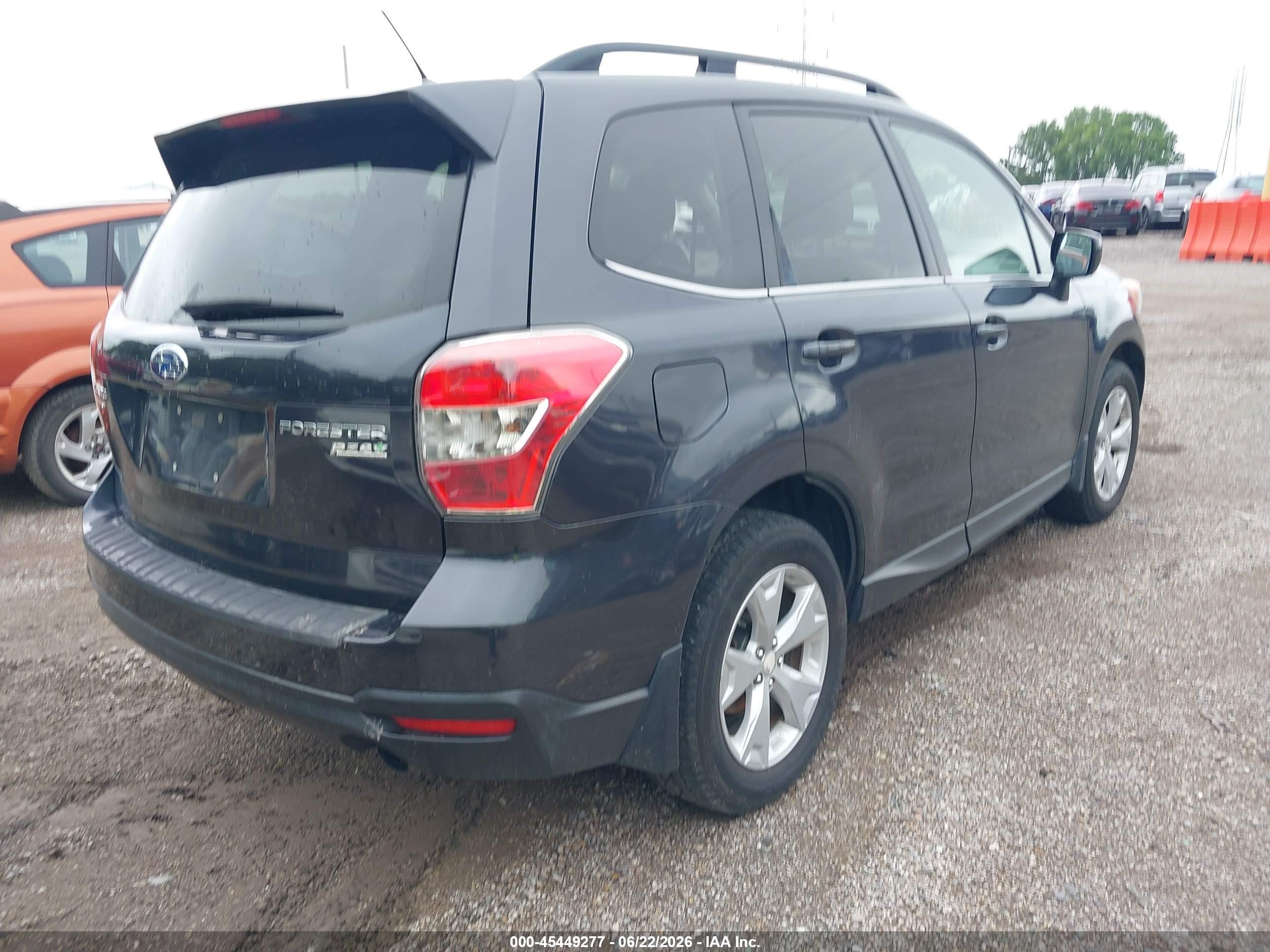 2015 Subaru Forester 2.5i Limited Золотой vin: JF2SJARC8FH521598
