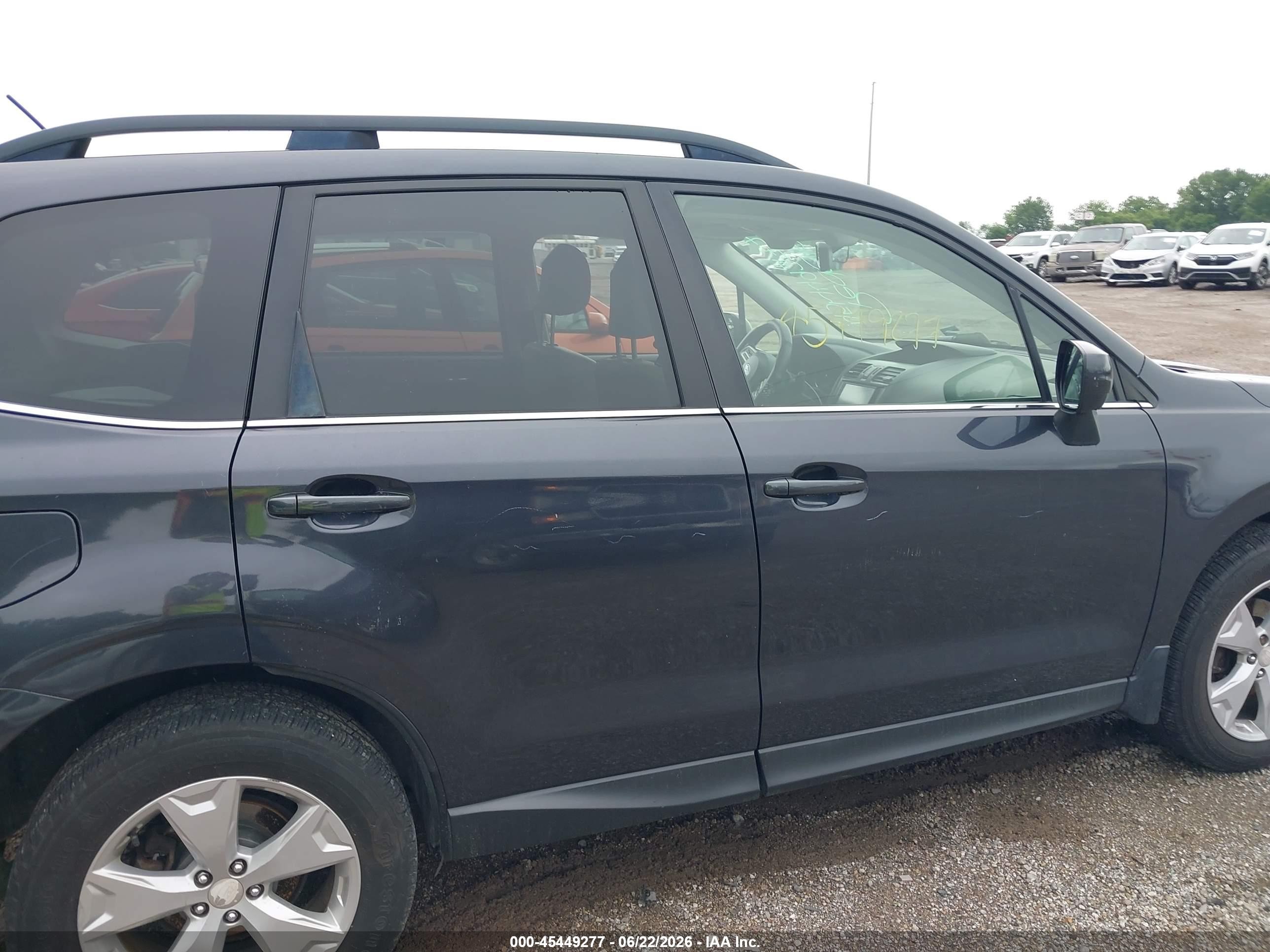 2015 Subaru Forester 2.5i Limited Золотой vin: JF2SJARC8FH521598