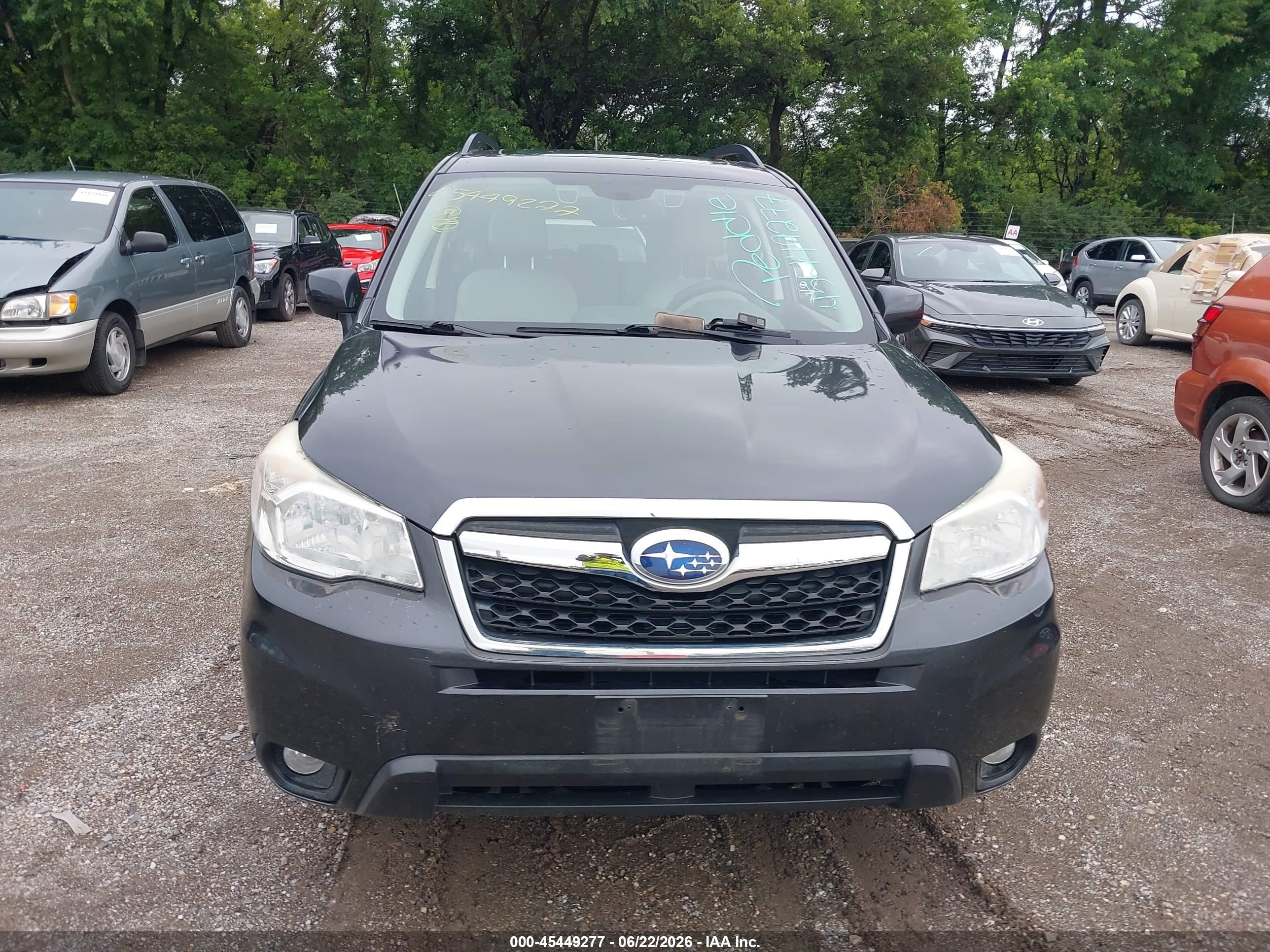 2015 Subaru Forester 2.5i Limited Золотой vin: JF2SJARC8FH521598