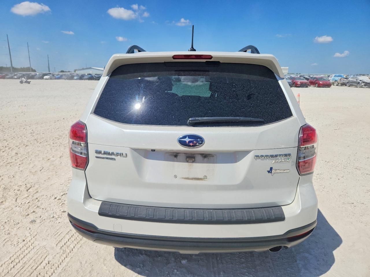 2015 Subaru Forester 2.5i Limited White vin: JF2SJARC8FH833324
