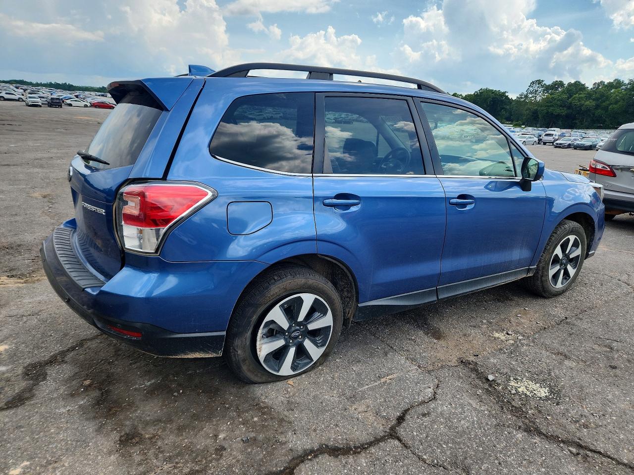 2018 Subaru Forester 2.5i Limited Blue vin: JF2SJARC8JH595628