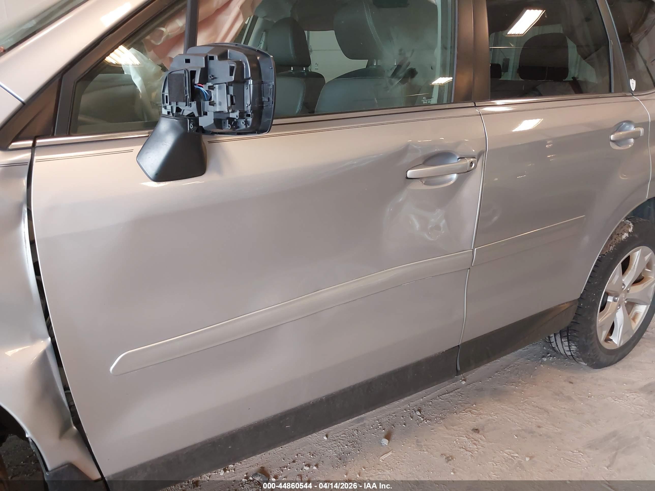 2015 Subaru Forester 2.5i Limited Серебряный vin: JF2SJARC9FH835227
