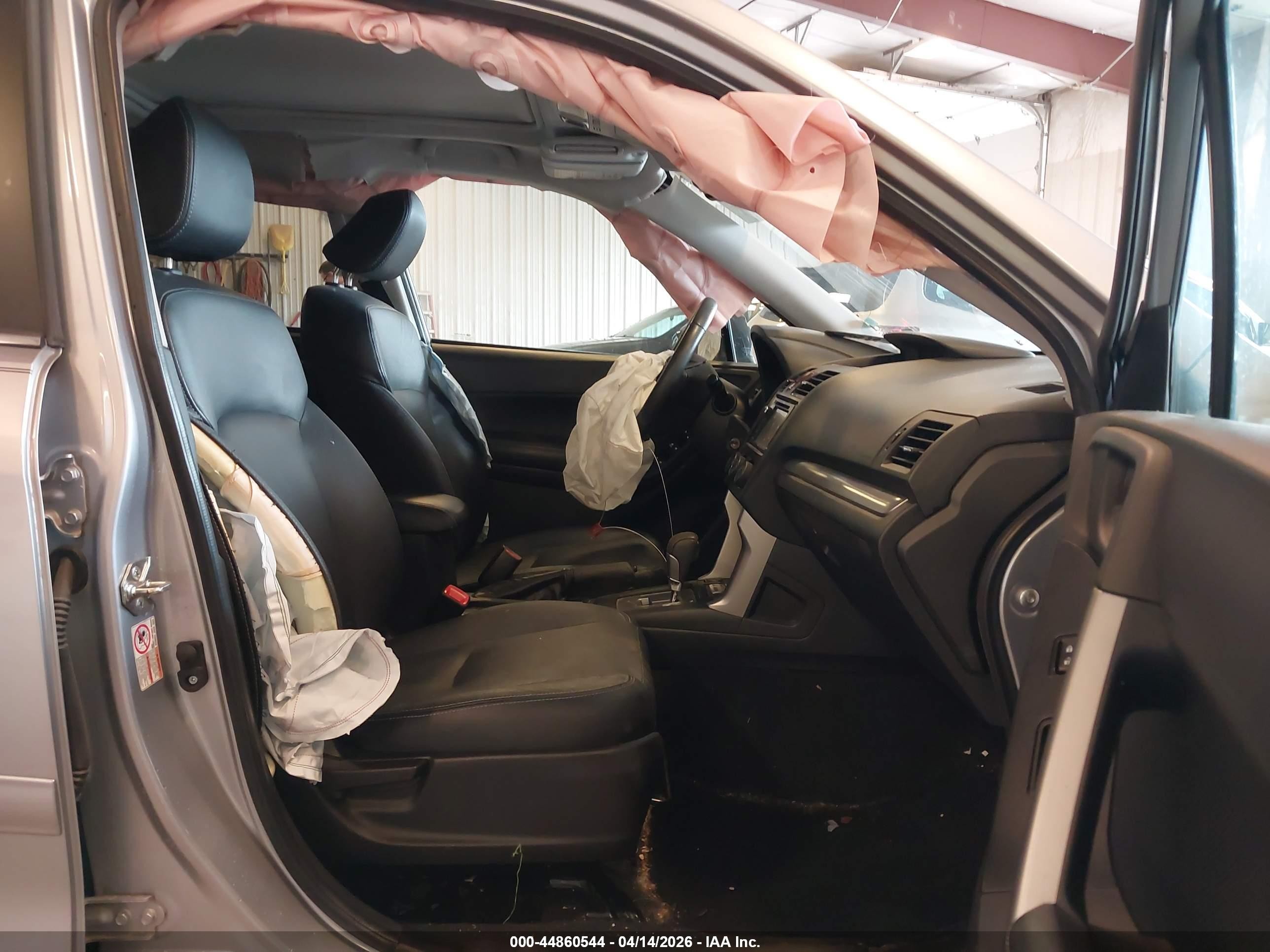 2015 Subaru Forester 2.5i Limited Серебряный vin: JF2SJARC9FH835227