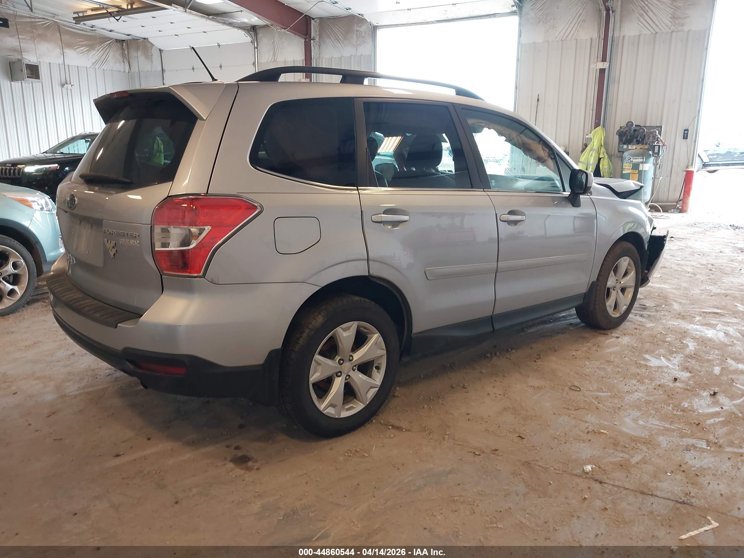 2015 Subaru Forester 2.5i Limited Серебряный vin: JF2SJARC9FH835227