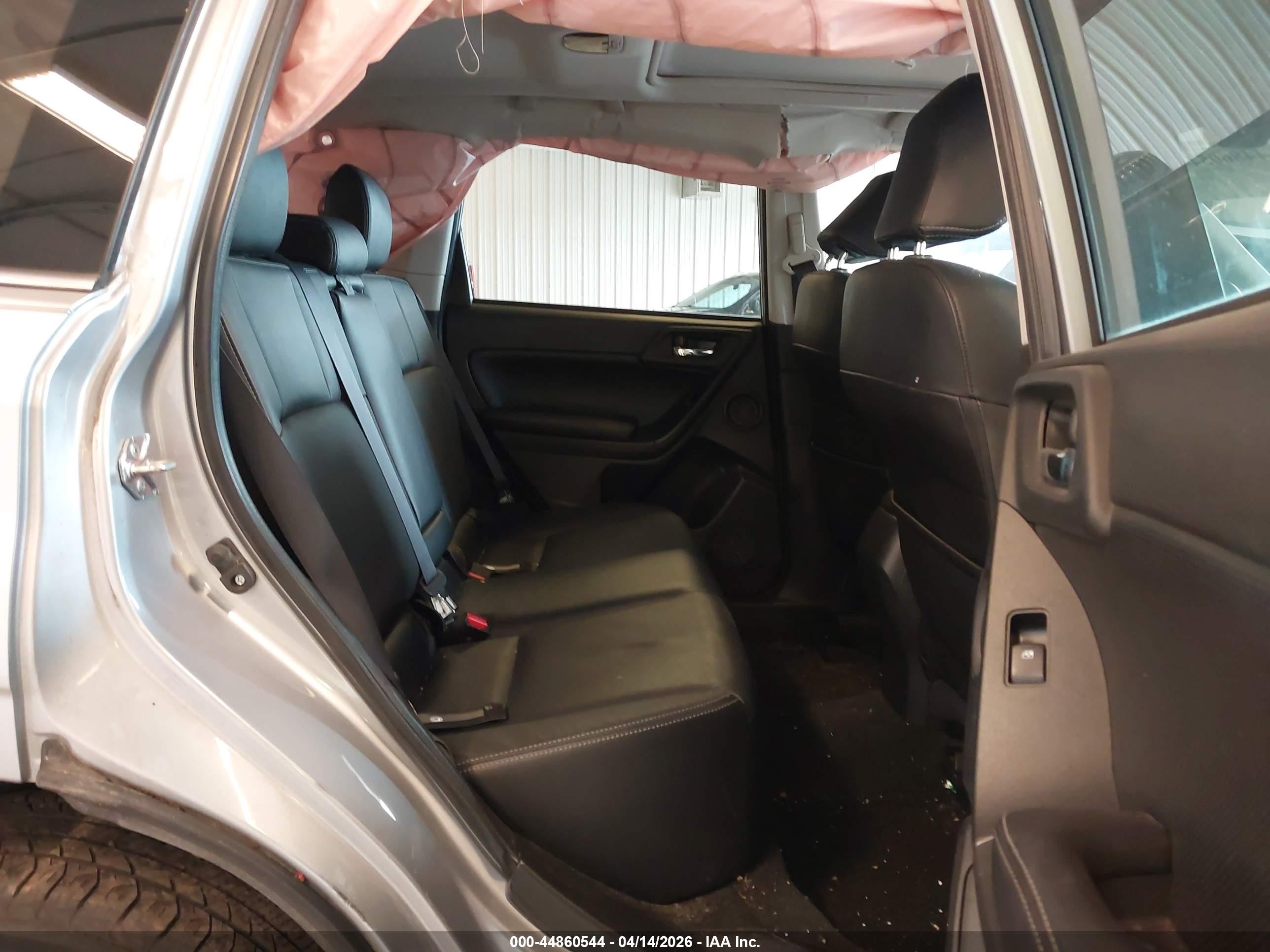 2015 Subaru Forester 2.5i Limited Серебряный vin: JF2SJARC9FH835227