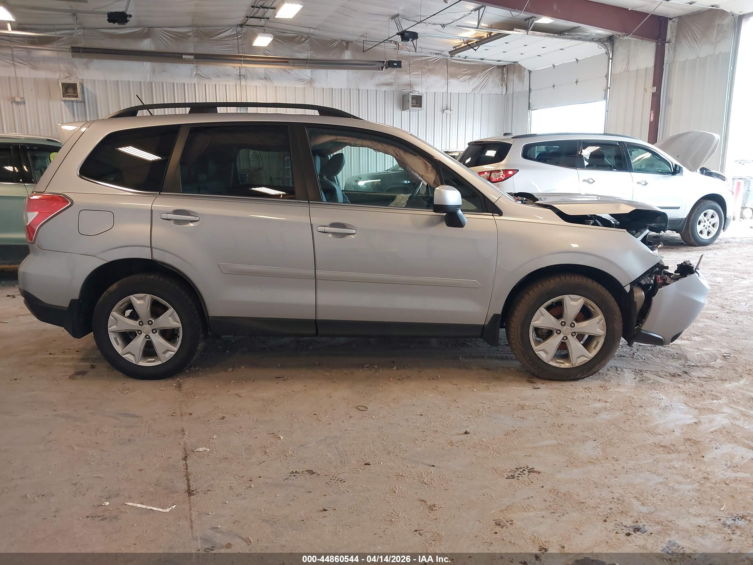 2015 Subaru Forester 2.5i Limited Серебряный vin: JF2SJARC9FH835227