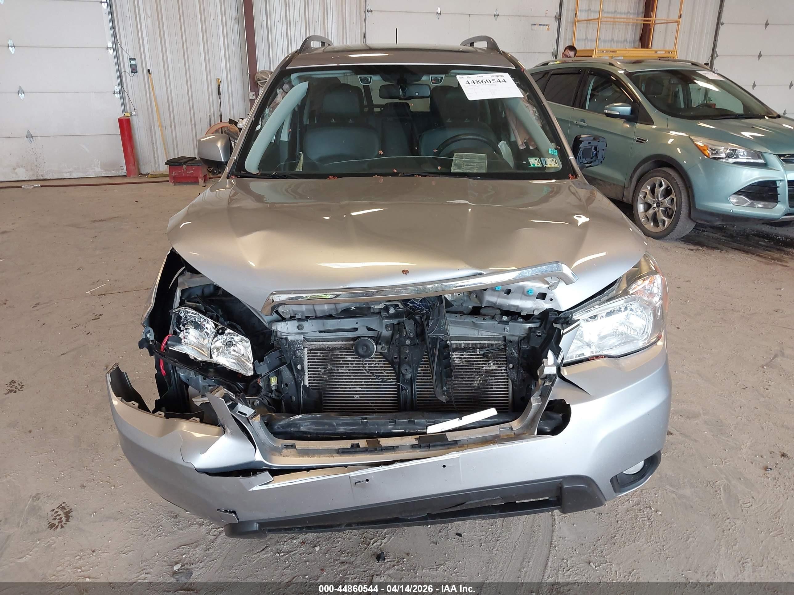 2015 Subaru Forester 2.5i Limited Серебряный vin: JF2SJARC9FH835227