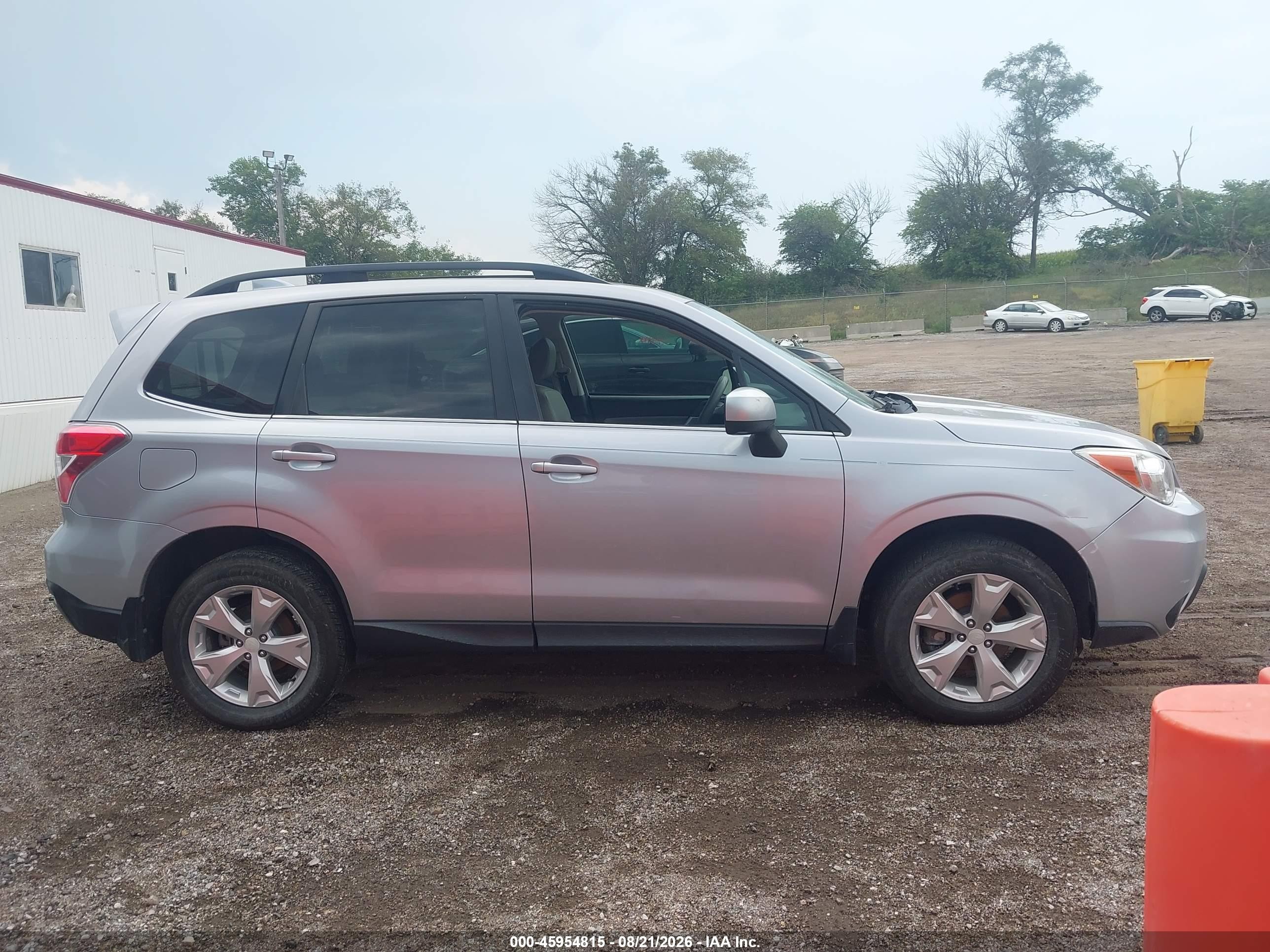 2016 Subaru Forester 2.5i Limited Silver vin: JF2SJARC9GH405313