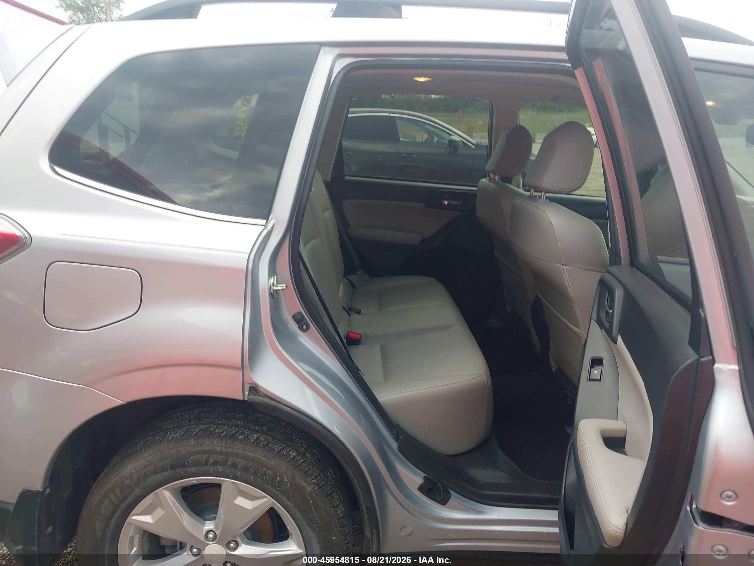 2016 Subaru Forester 2.5i Limited Silver vin: JF2SJARC9GH405313