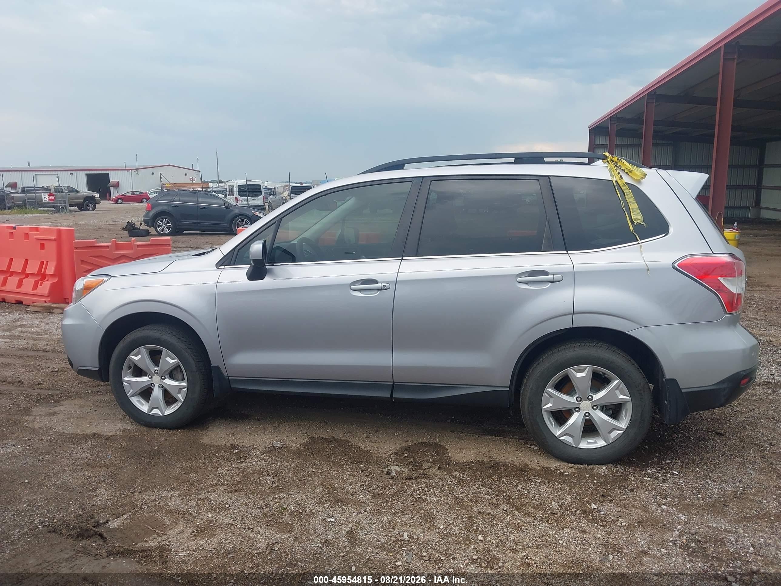 2016 Subaru Forester 2.5i Limited Silver vin: JF2SJARC9GH405313