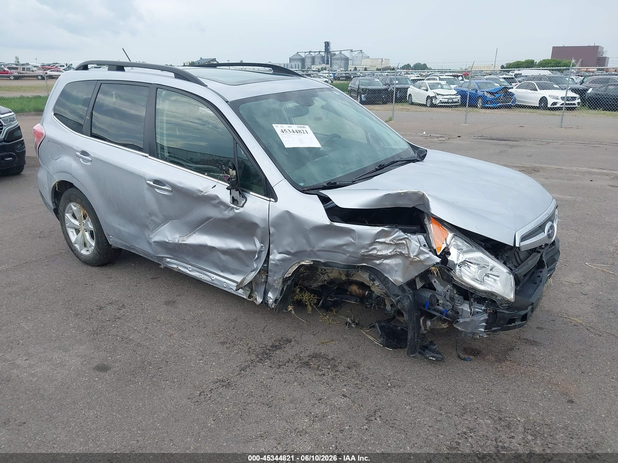2015 Subaru Forester 2.5i Limited Silver vin: JF2SJARCXFH410020