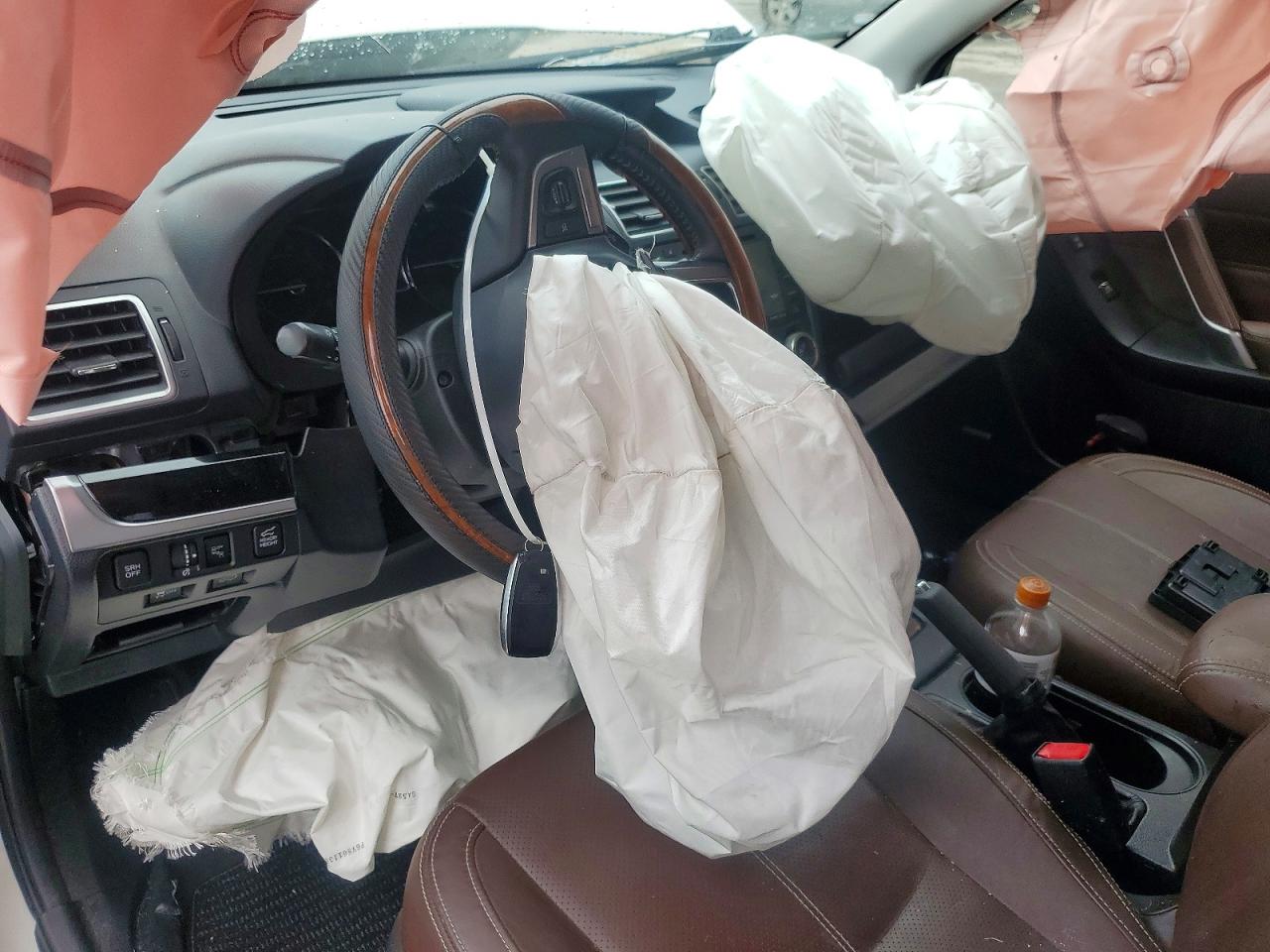 2017 Subaru Forester 2.5i Touring Белый vin: JF2SJATC0HH448349